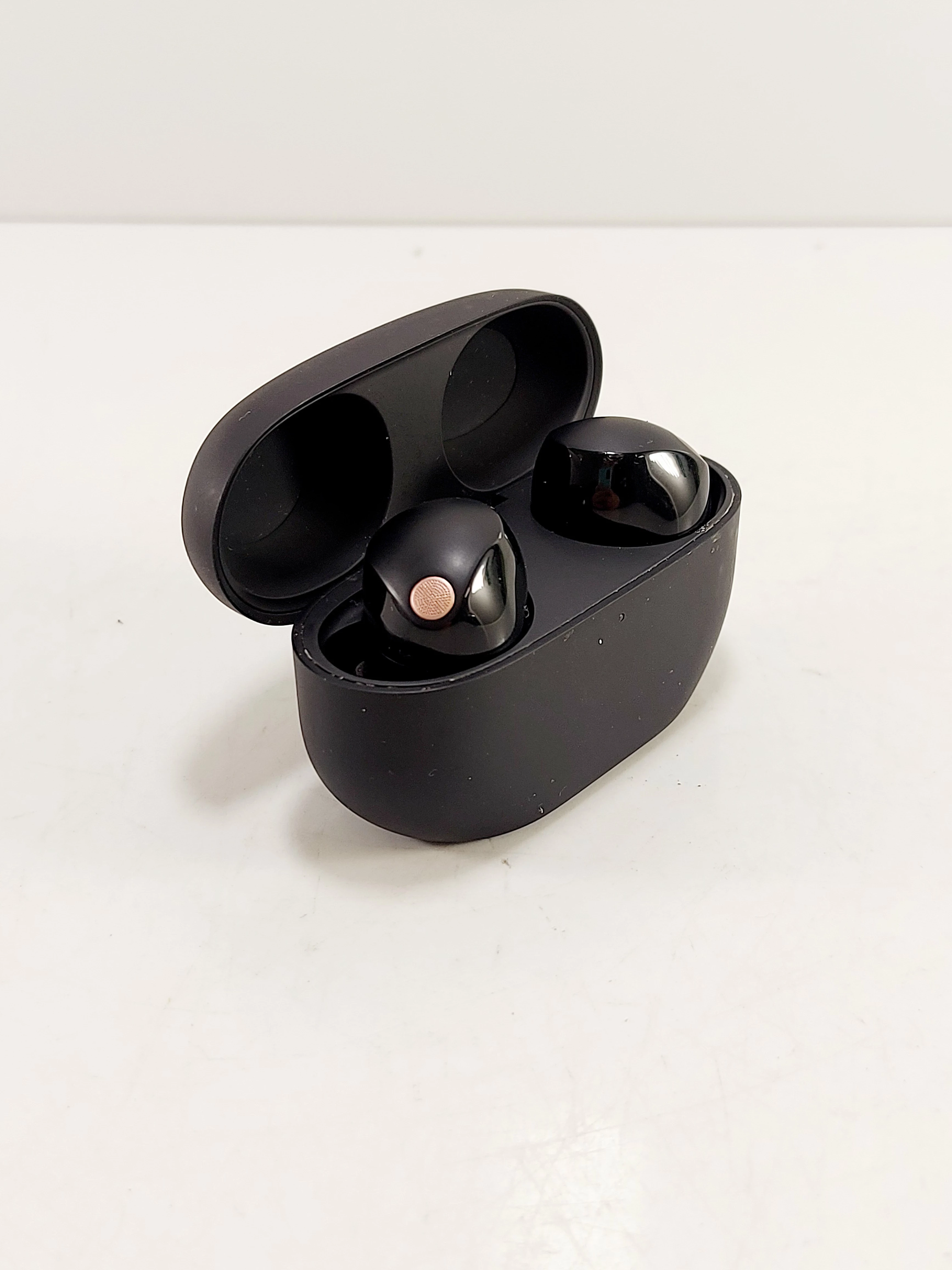 sluchawki-bezprzewodowe-douszne-sony-wf-1000xm5-transmisja-sygnalu-203713-217785