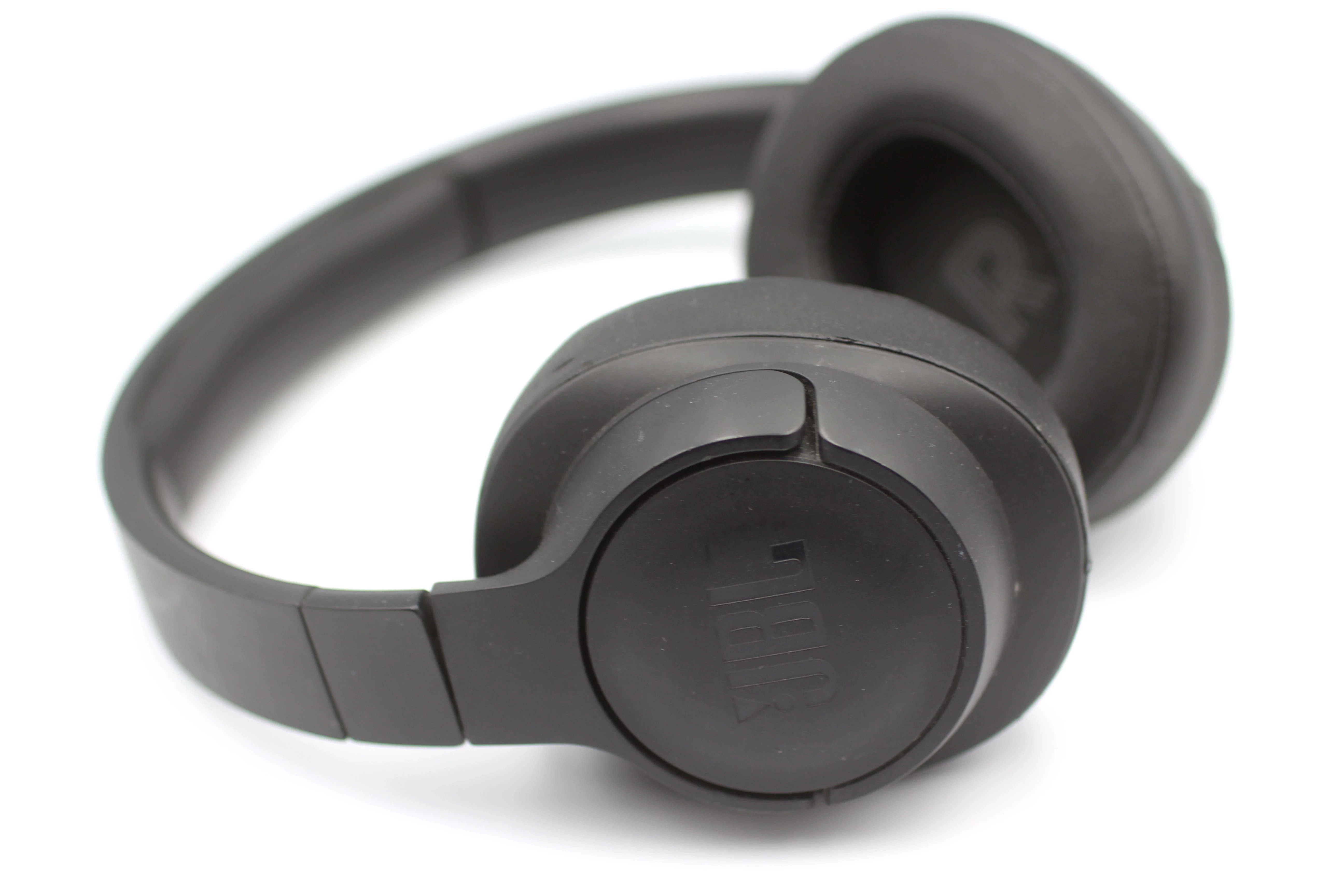 sluchawki-jbl-720-bt-stan-11323-2