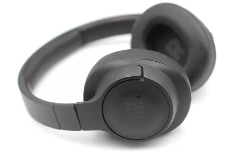 sluchawki-jbl-720-bt-stan-11323-2