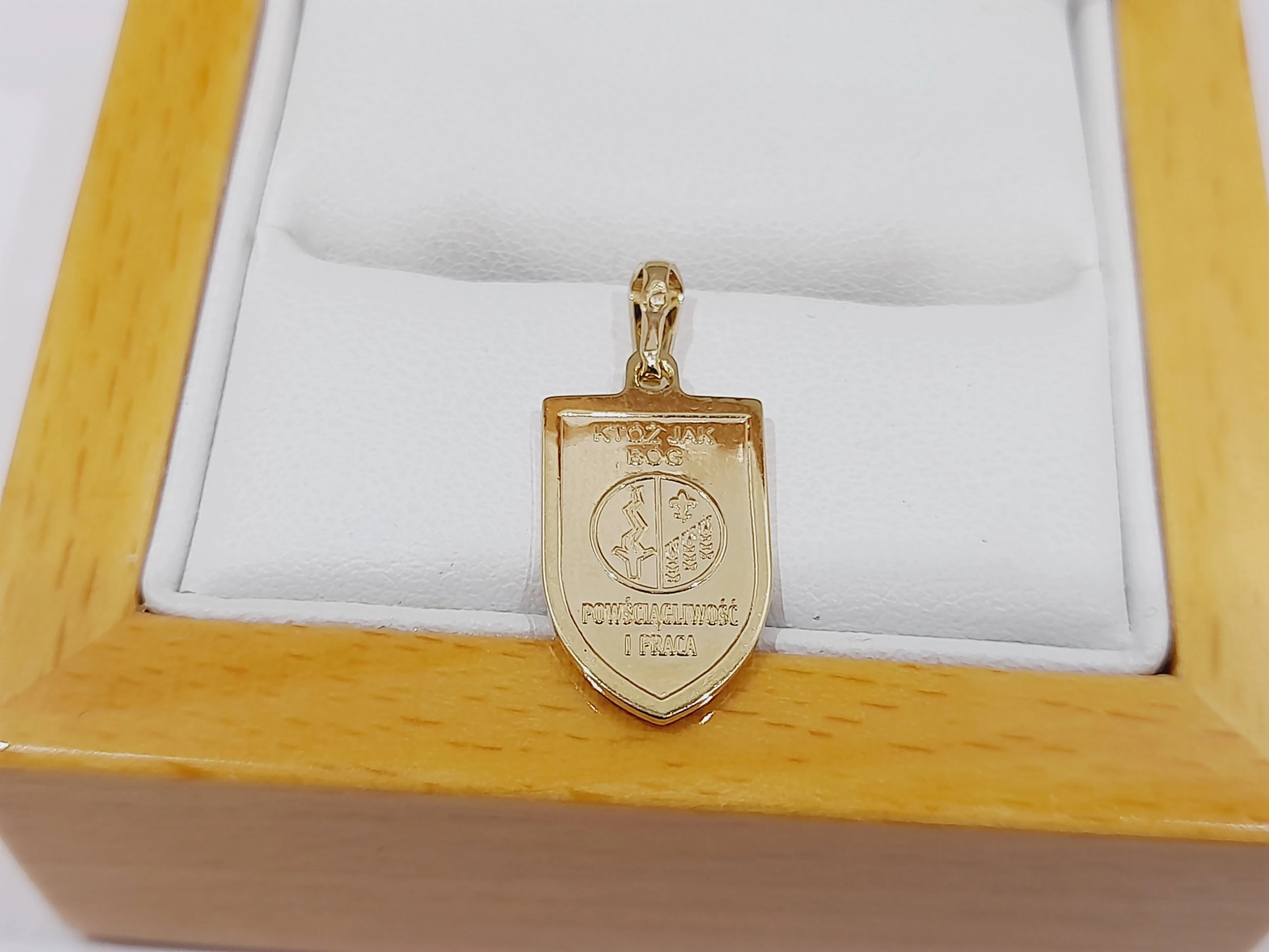 wyrob-jubilerski-zlota-zawieszka-585-material-15835-2