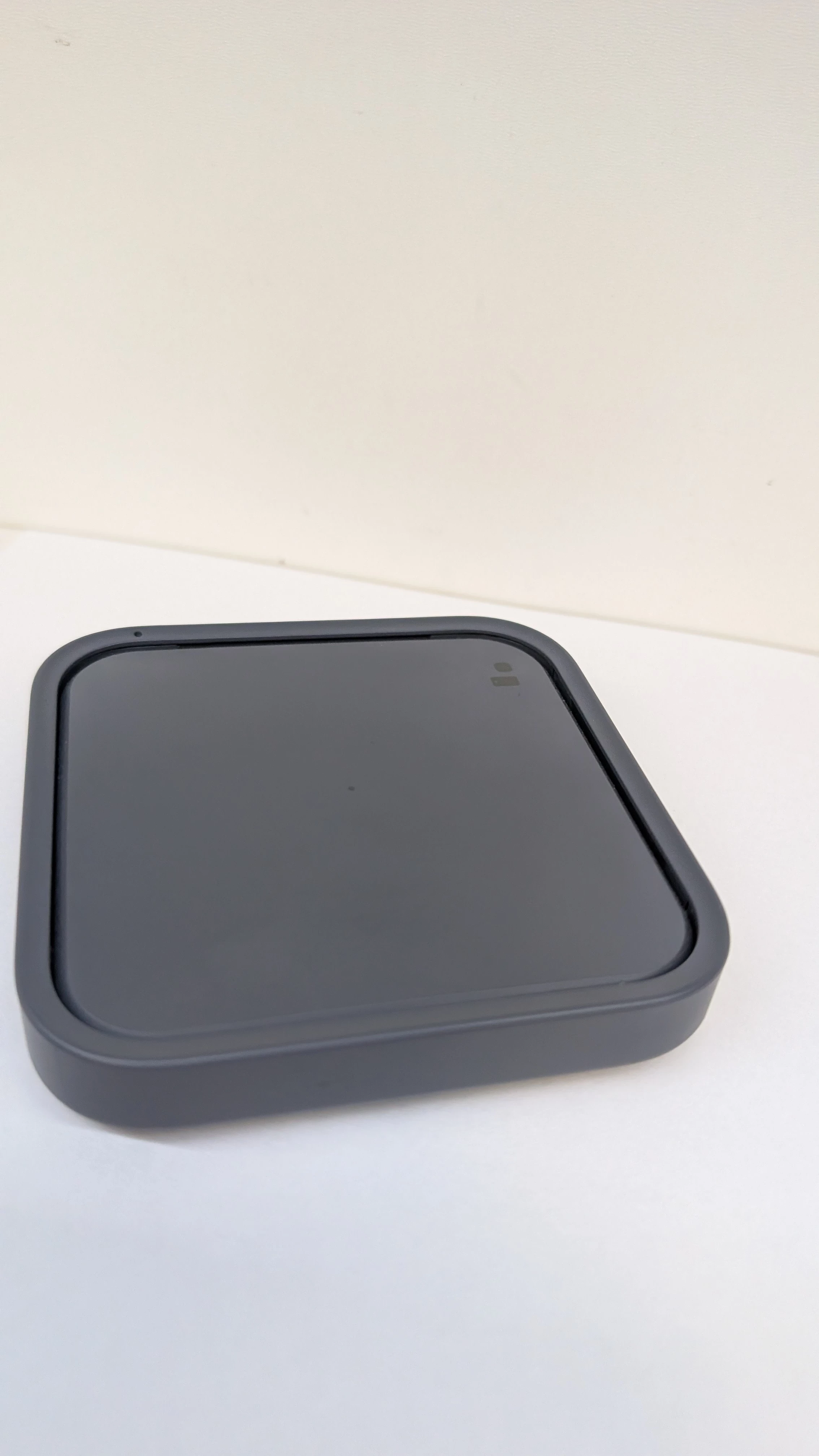 ladowarka-indukcyjna-samsung-ep-p2400-ean-gtin-8806092978706