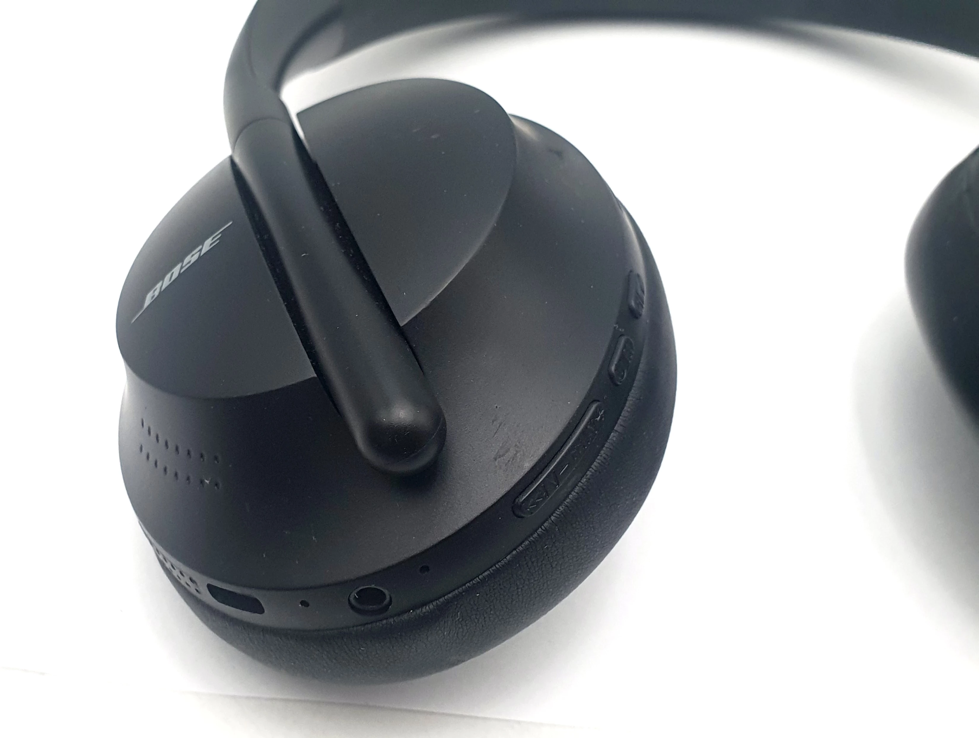 sluchawki-bt-bose-700-wireless-czarne-kod-producenta-794297-0100