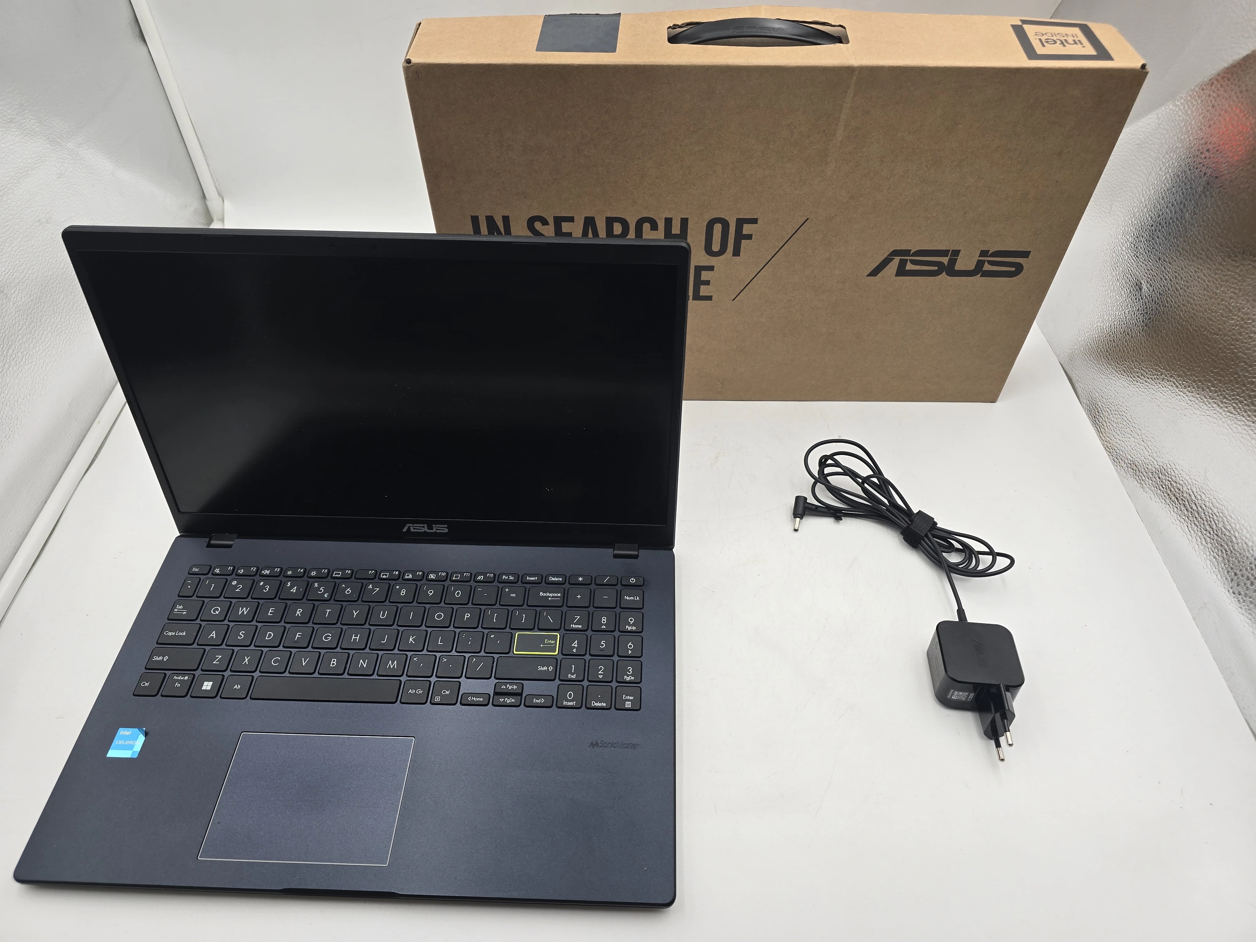 asus-e510ka-ej485ws-celeron-m4500-156-fhd-4gb-farbiarska-22e-mosina