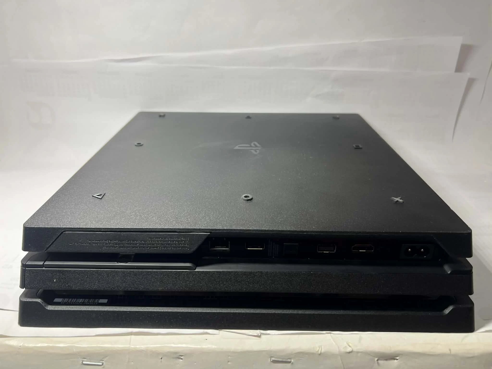 konsola-ps4-pro-1tb2xpad3xgraokablowanie-liczba-kontrolerow-w-zestawie-205994-225550