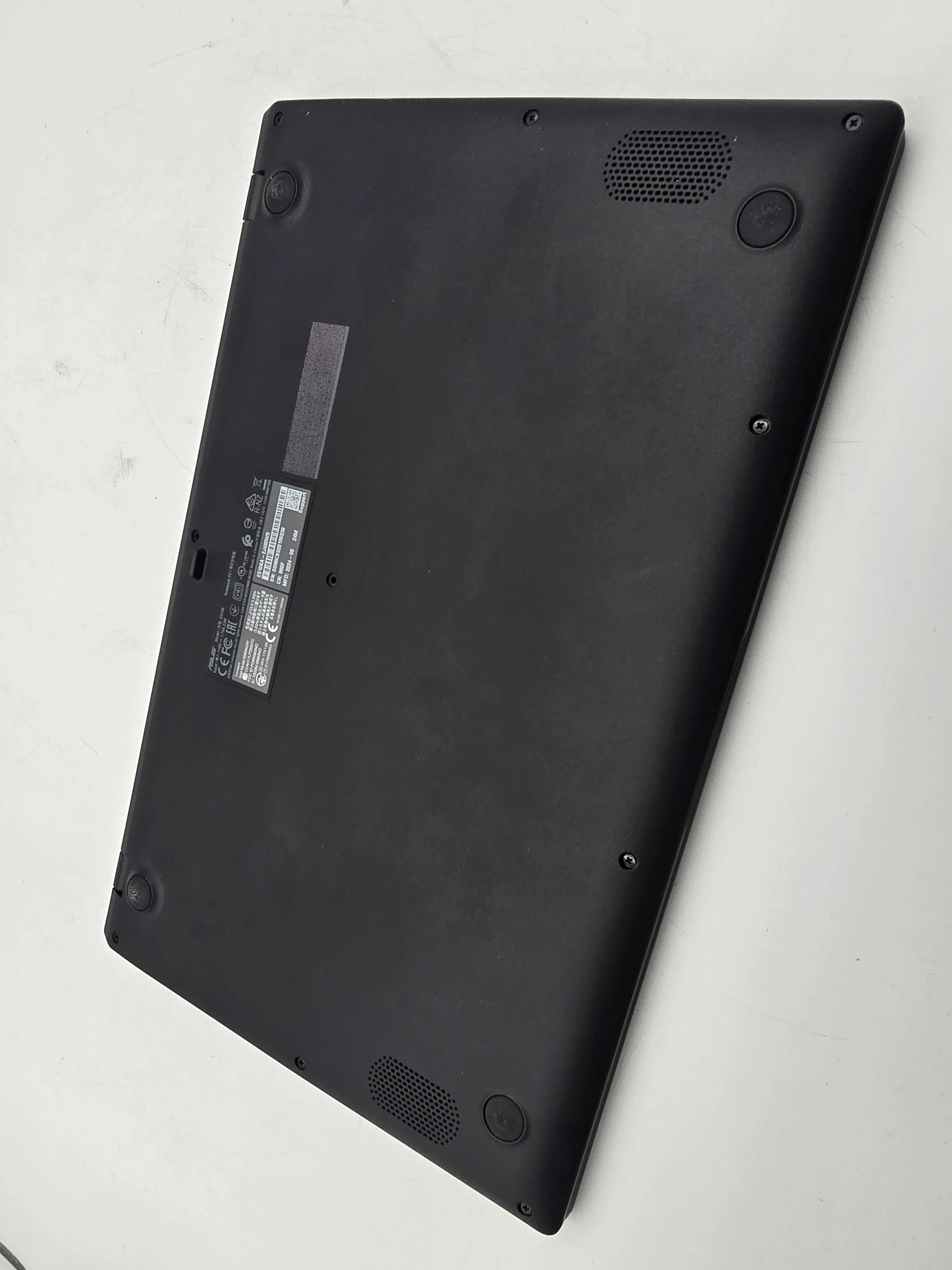 asus-e510ka-ej485ws-celeron-m4500-156-fhd-4gb-ean-gtin-4711387362303