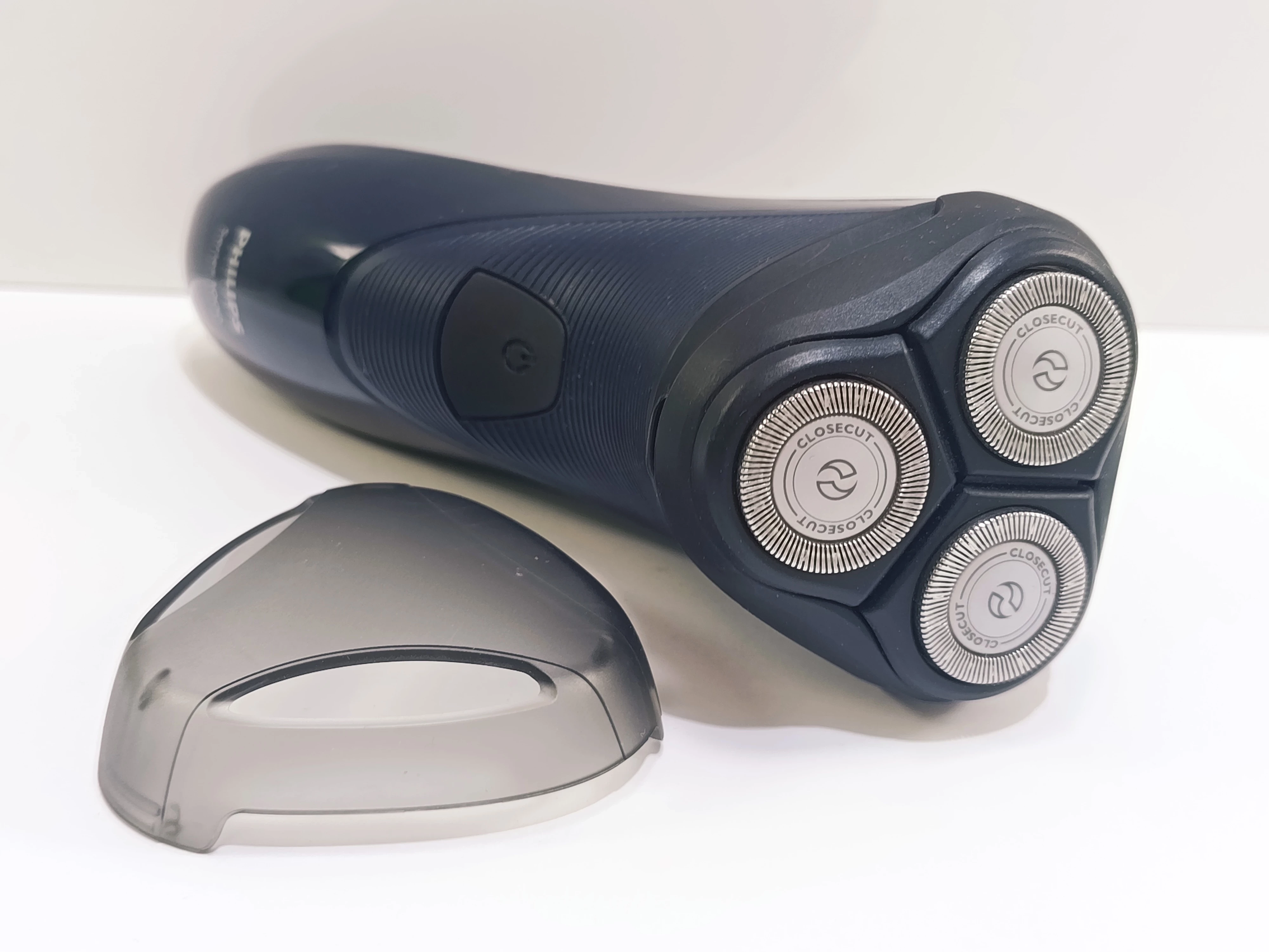 maszynka-do-golenia-philips-1000-series-mozliwosc-mycia-pod-woda-205614-223990