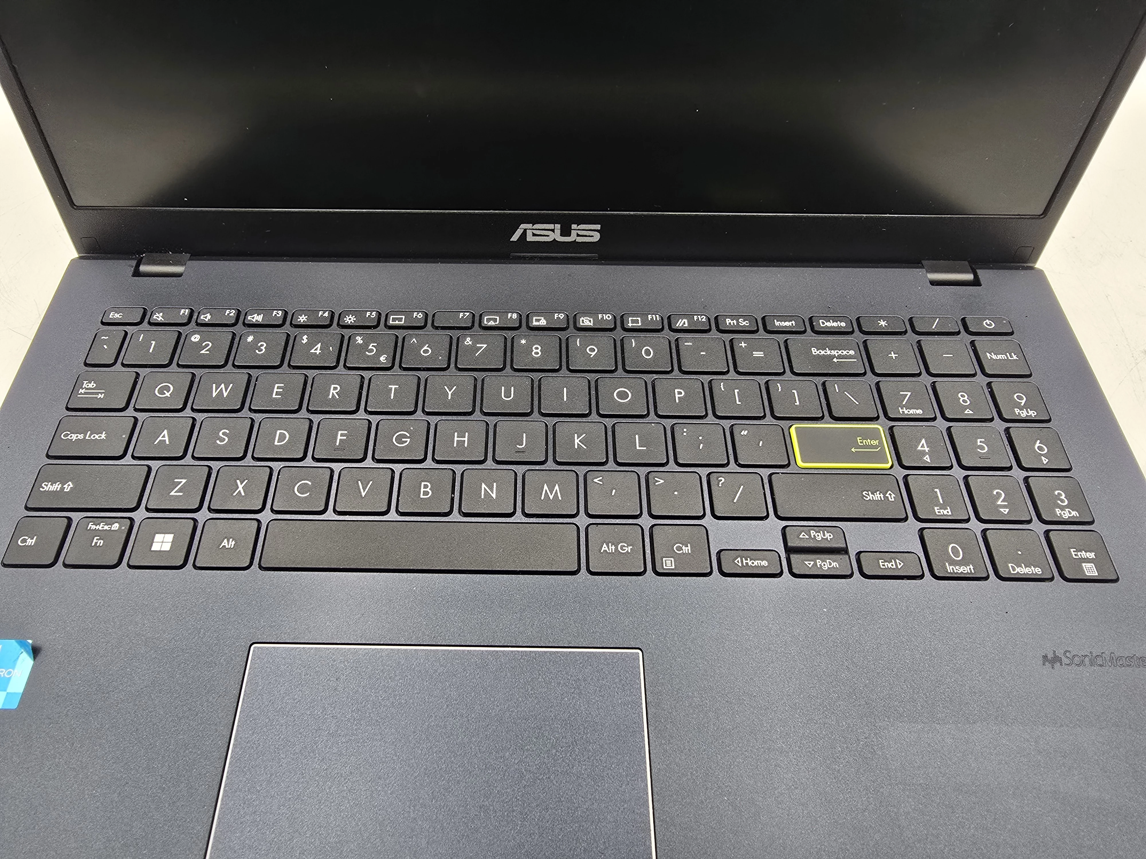 asus-e510ka-ej485ws-celeron-m4500-156-fhd-4gb-przekatna-ekranu-1560