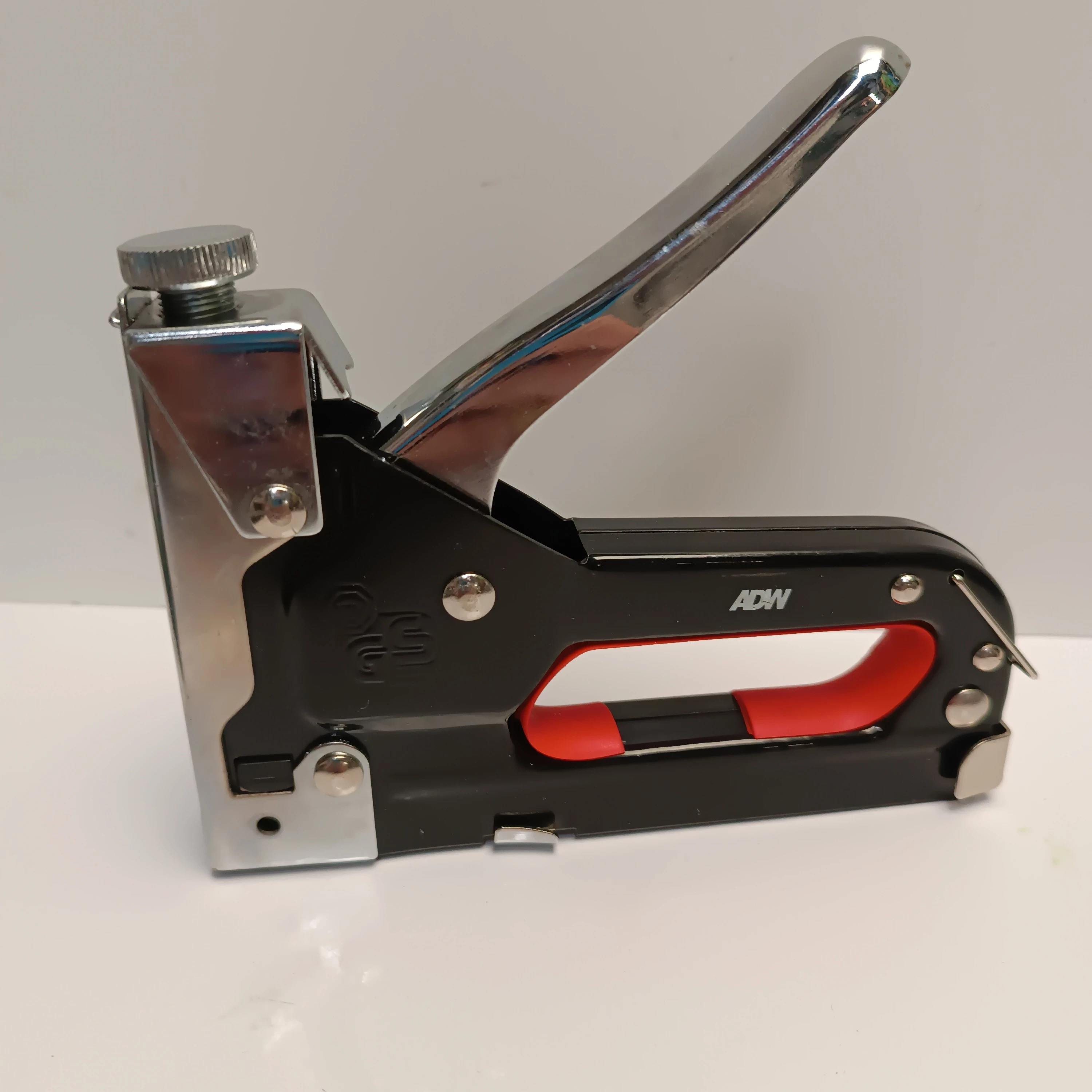 taker-professional-staple-gun-taker-metalowy-pistolet-na-zszywki-minimalna-dlugosc-zszywek-6