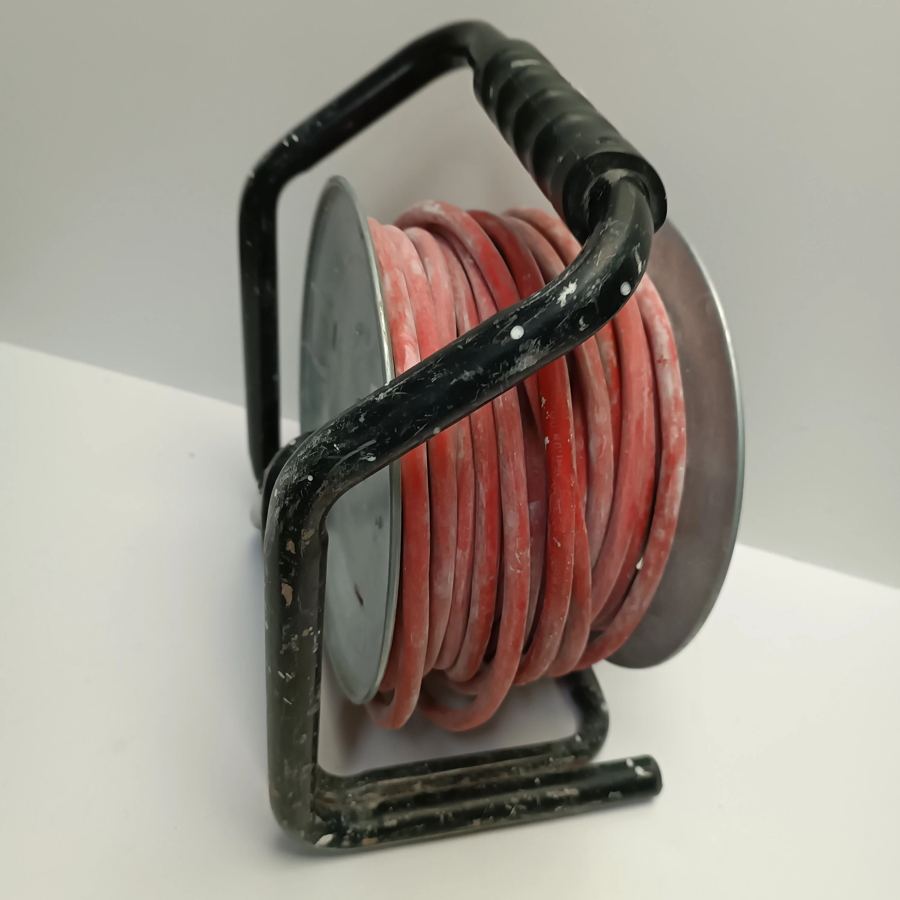 awtools-przedluzacz-beben-metalowy-czerwony-heavy-duty-25m-3x25-mm-16a-dlugosc-kabla-2500