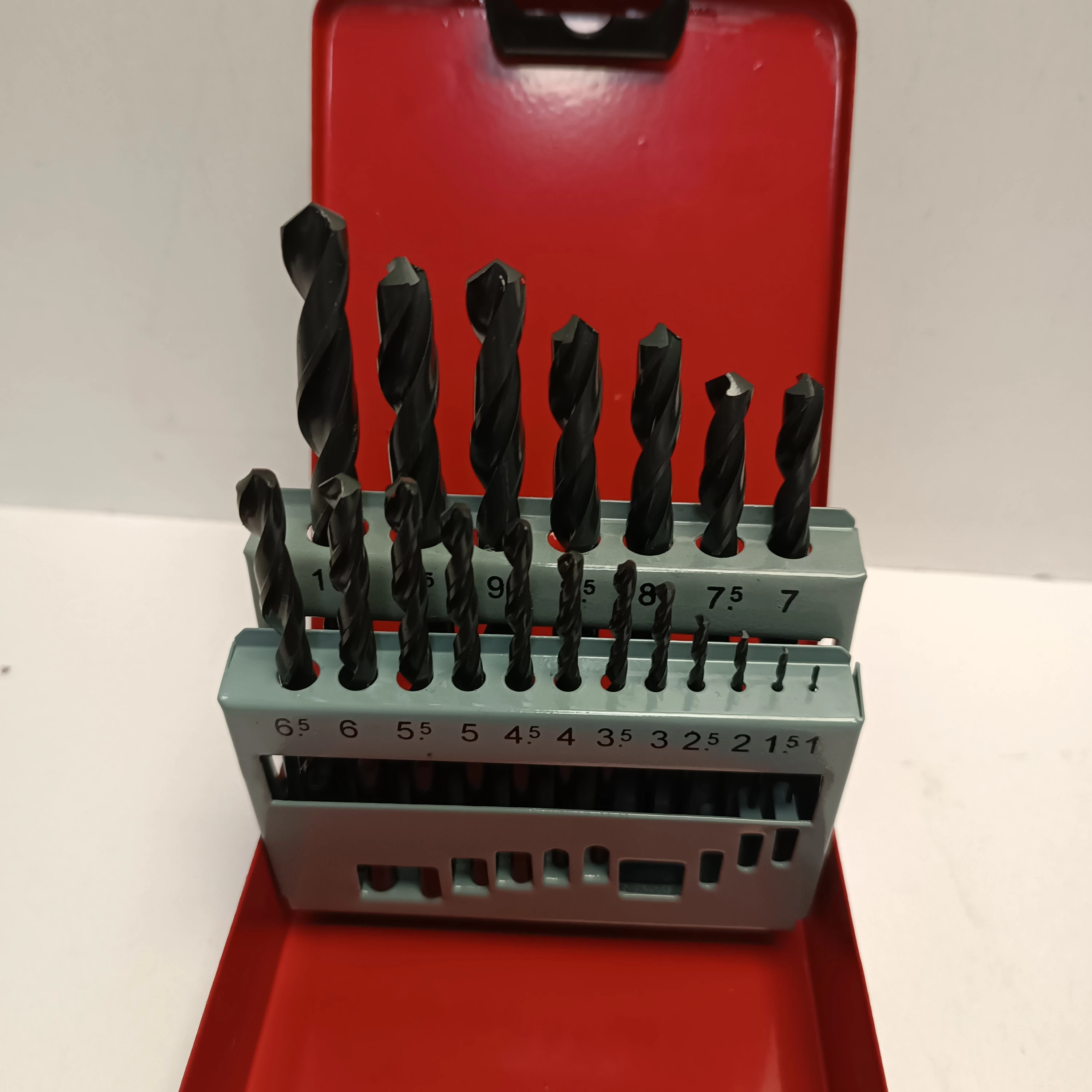 zestaw-wiertel-kretych-hss-din-338-19-szt-bmm-1901-kod-producenta-1901