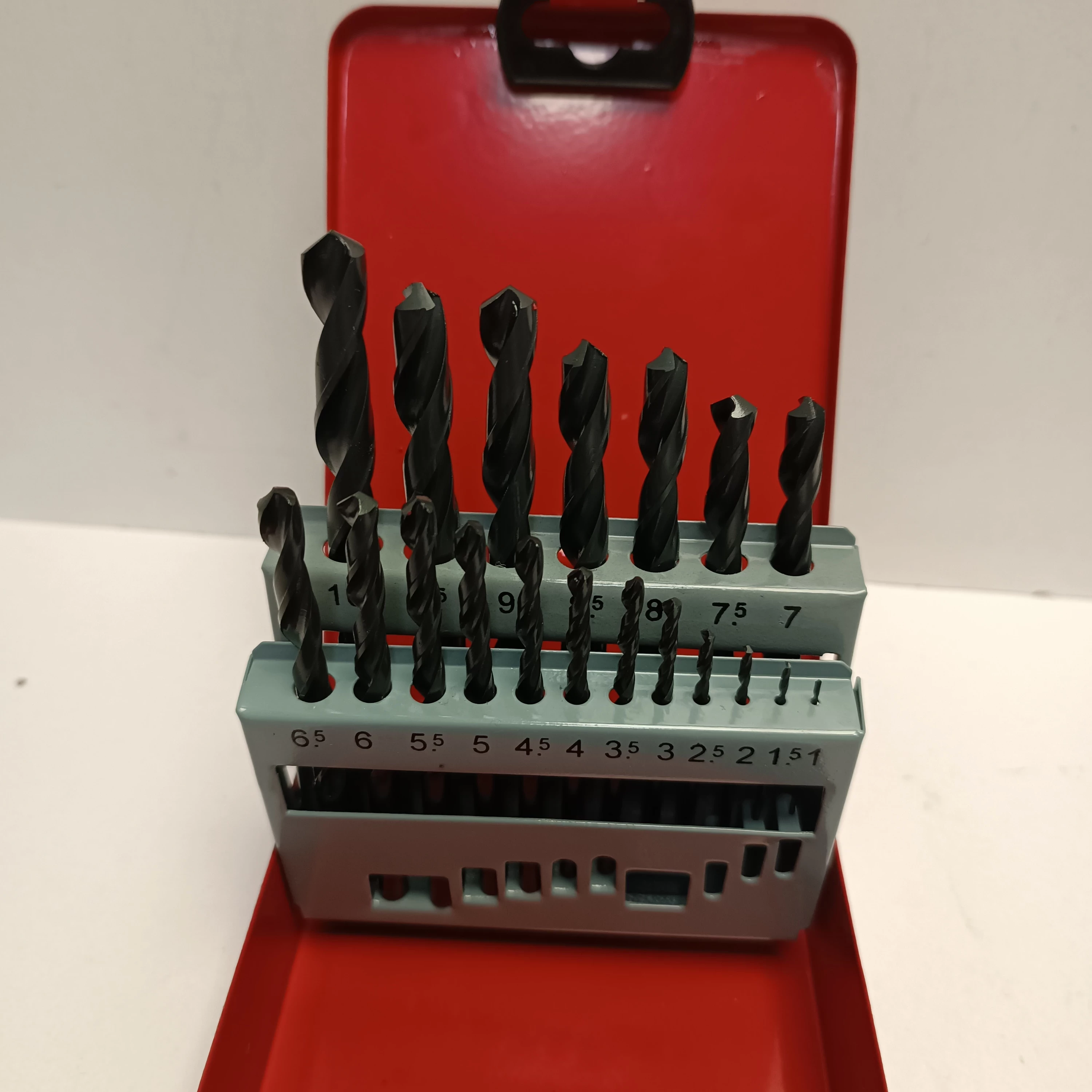 zestaw-wiertel-kretych-hss-din-338-19-szt-bmm-1901-stan-11323-2