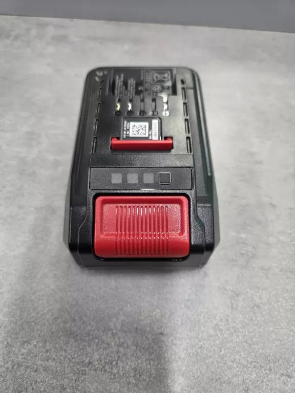 ladowarka-einhell-pxc-30a-akumulator-einhell-pxc-25ah-pojemnosc-akumulatora-250