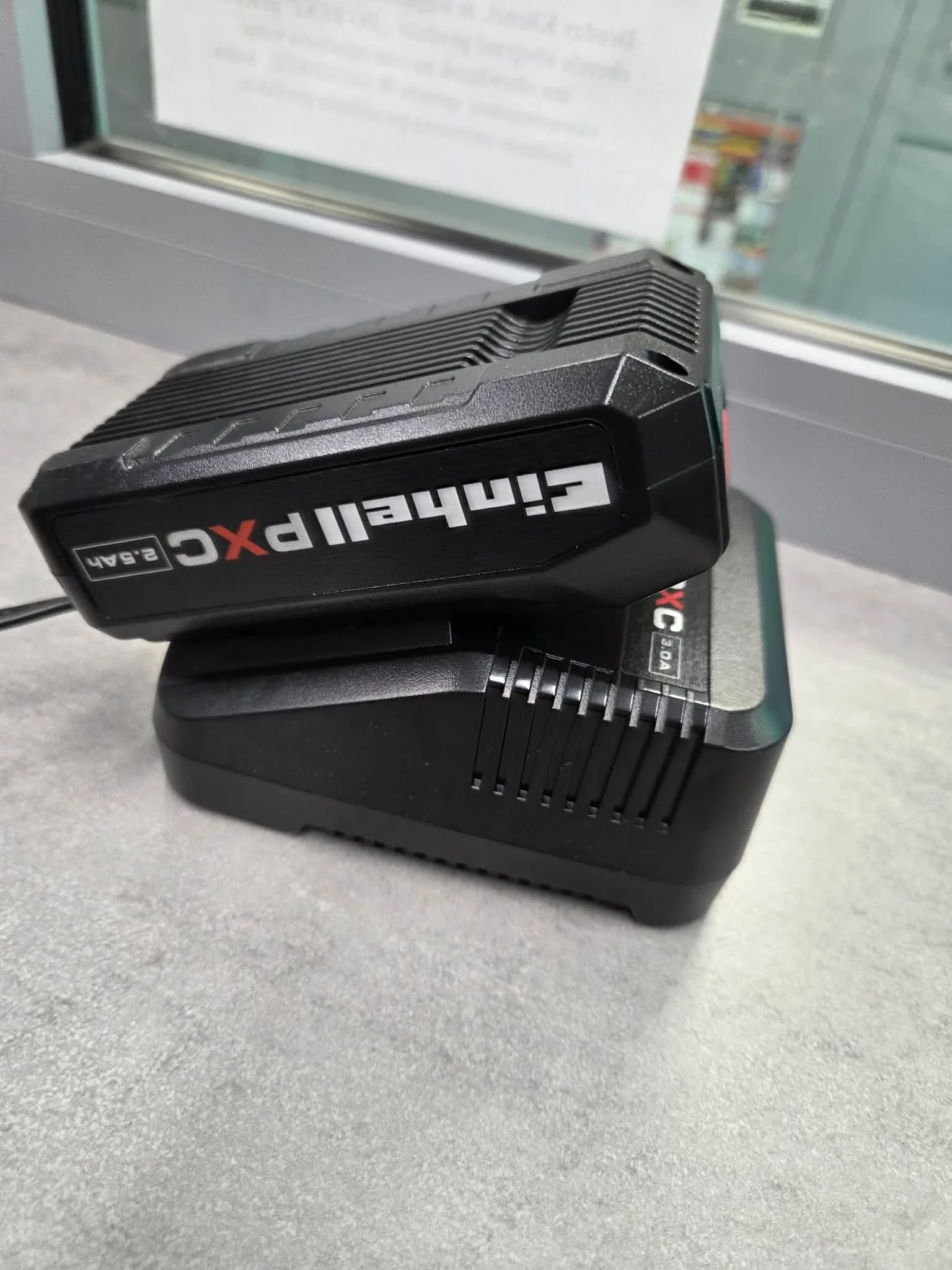 ladowarka-einhell-pxc-30a-akumulator-einhell-pxc-25ah-marka-248811-950324