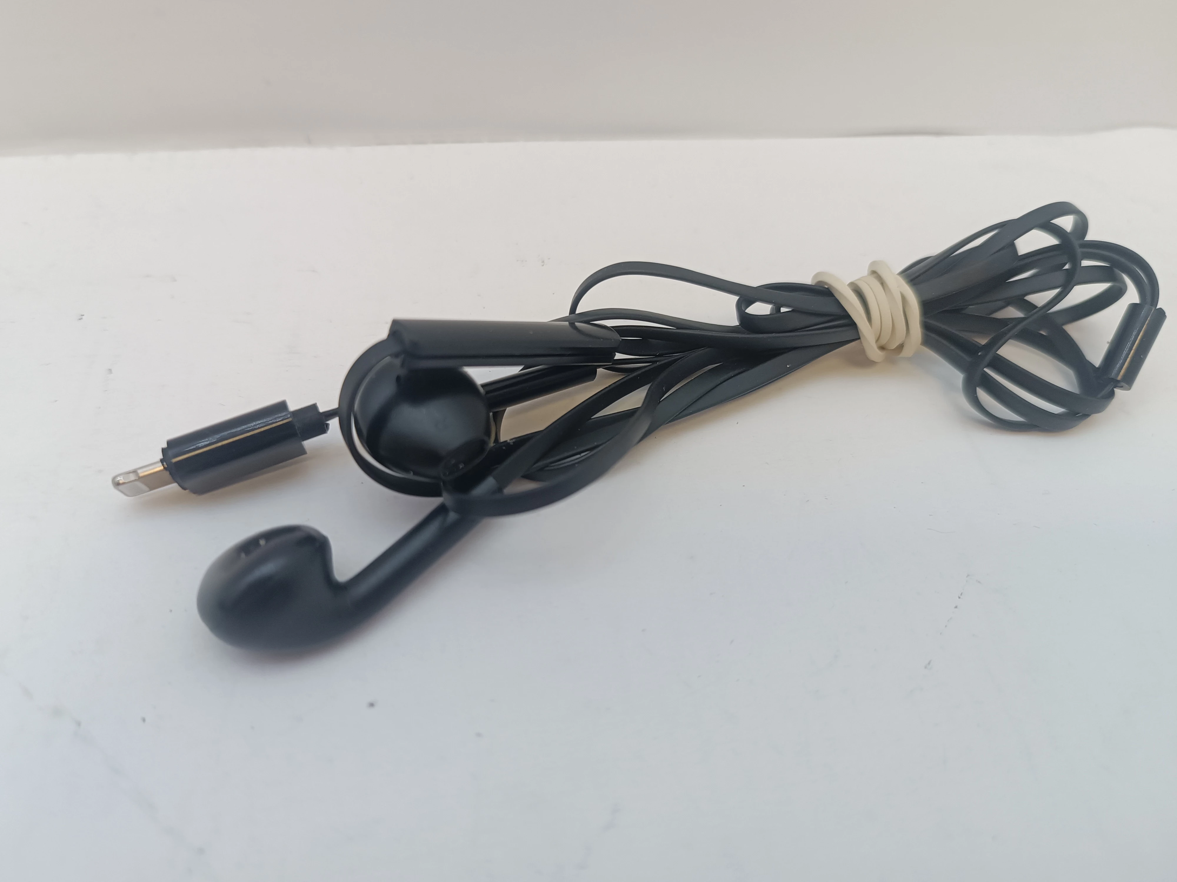 sluchawki-przewodowe-iphone-noniewicza-93-suwalki-baltic