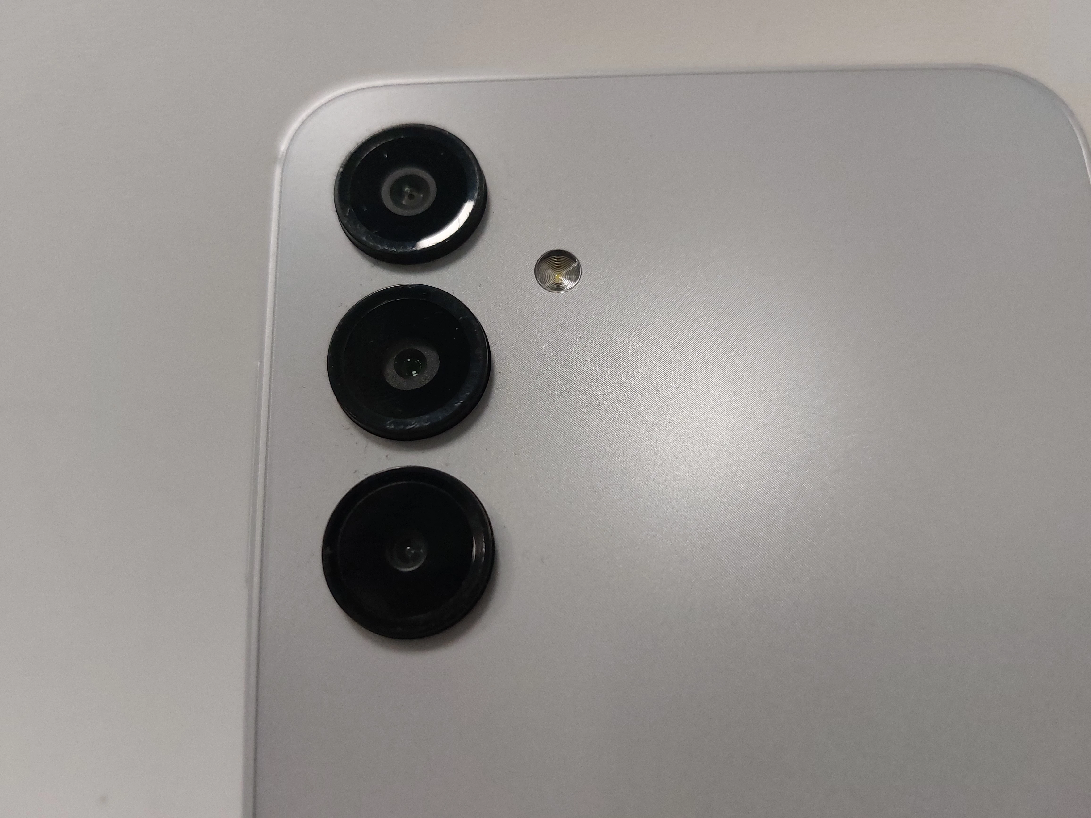 telefon-samsung-galaxy-a16-4128gb-polecam-przekatna-ekranu-670