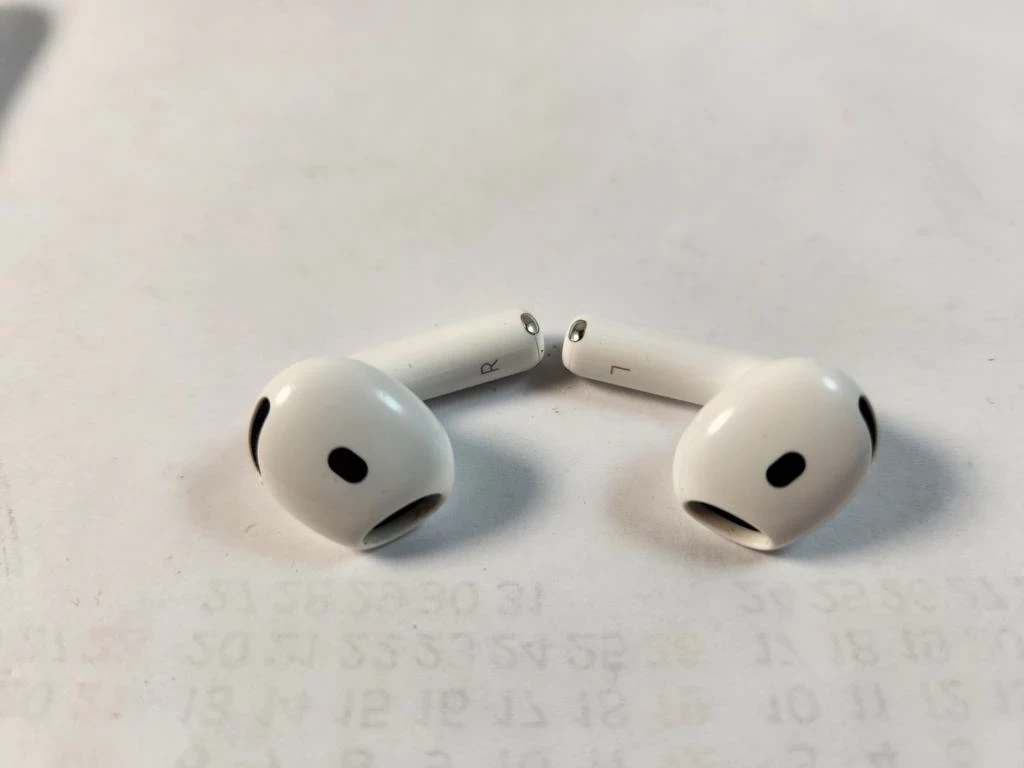 sluchawki-apple-airpods-4-anc-pudelko-ean-gtin-195949689673