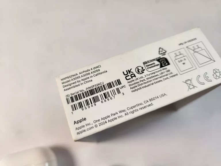 sluchawki-apple-airpods-4-anc-pudelko-model-250439-1920446