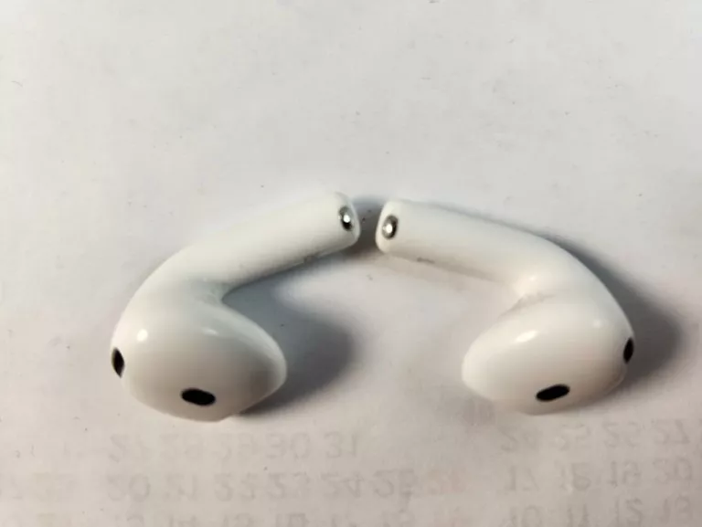 sluchawki-apple-airpods-4-anc-pudelko-stan-11323-2