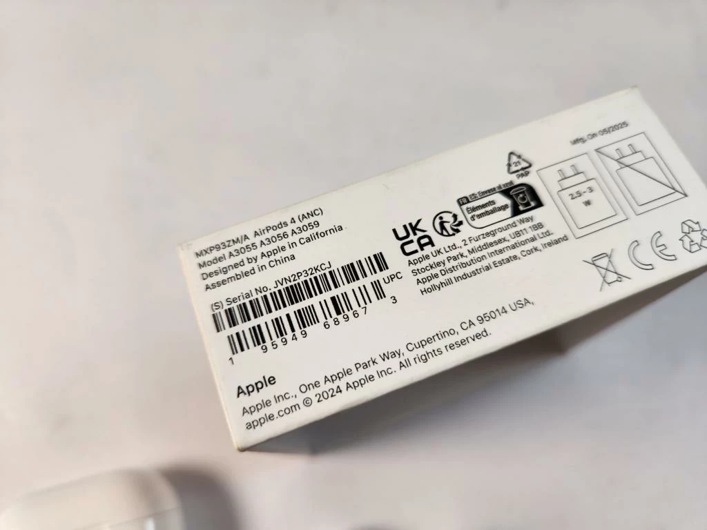 sluchawki-apple-airpods-4-anc-pudelko-model-250439-1920446