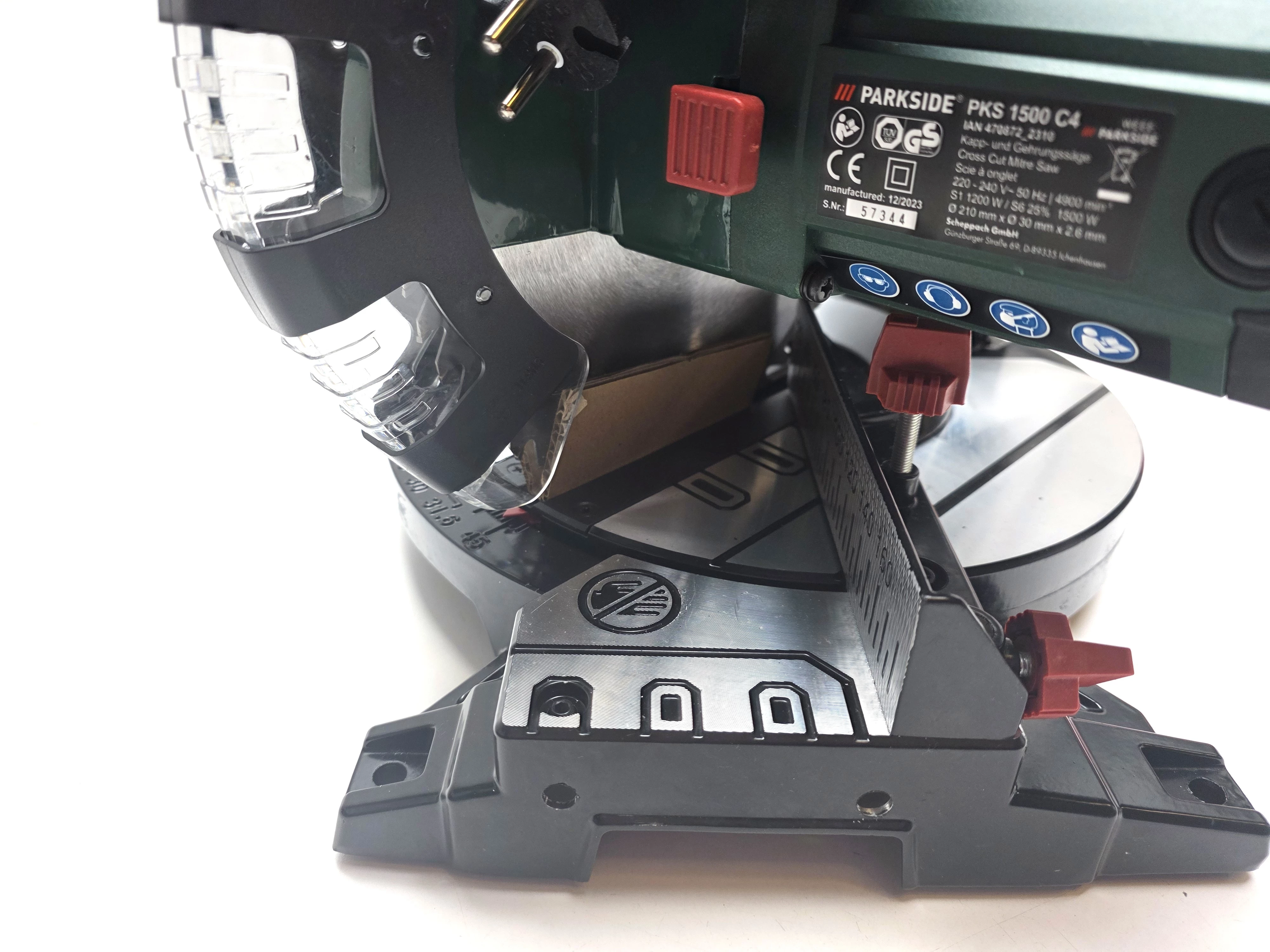 pila-tarczowa-ukosowa-parkside-pks-1500-c4-1500w-seria-pks-1500-c4