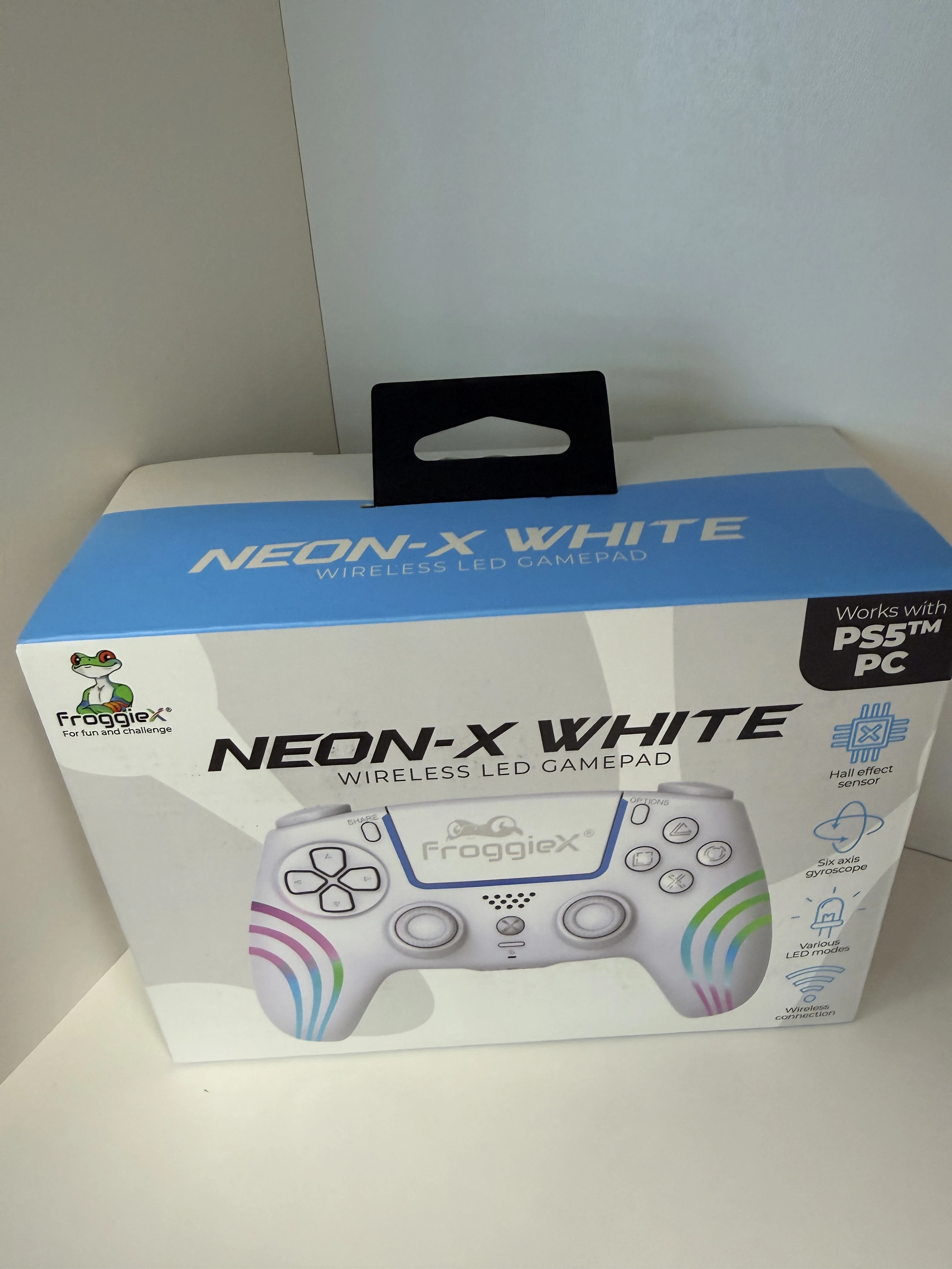 pad-neon-x-white-ps5-pc-ean-gtin-5900354601395