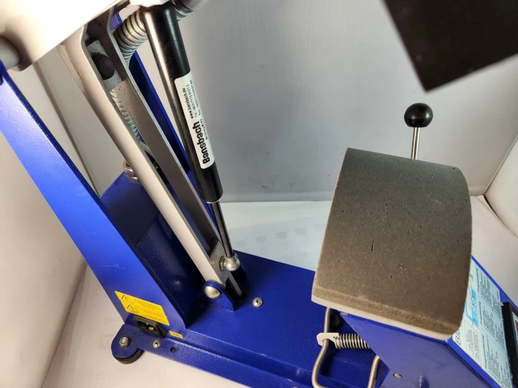 prasa-bluepressline-cap-s-do-czapek-wielka-rzeznicka-1-srem-centrum