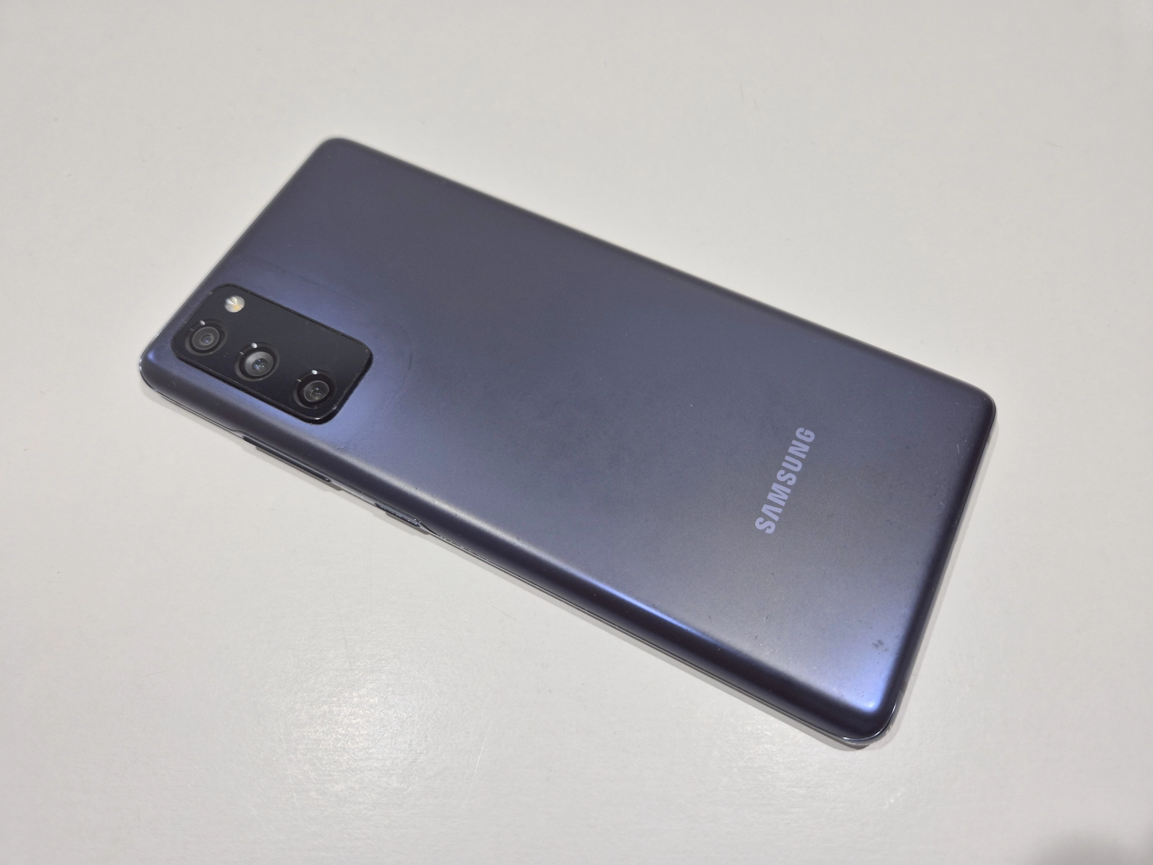 samsung-galaxy-s20-fe-6gb-128gb-stan-11323-2