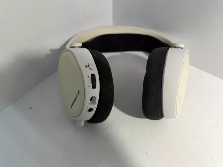 sluchawki-steelseries-arctis-3-biale-stan-11323-2
