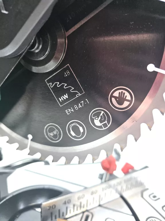 pila-tarczowa-ukosowa-parkside-pks-1500-c4-1500w-predkosc-obrotowa-490000