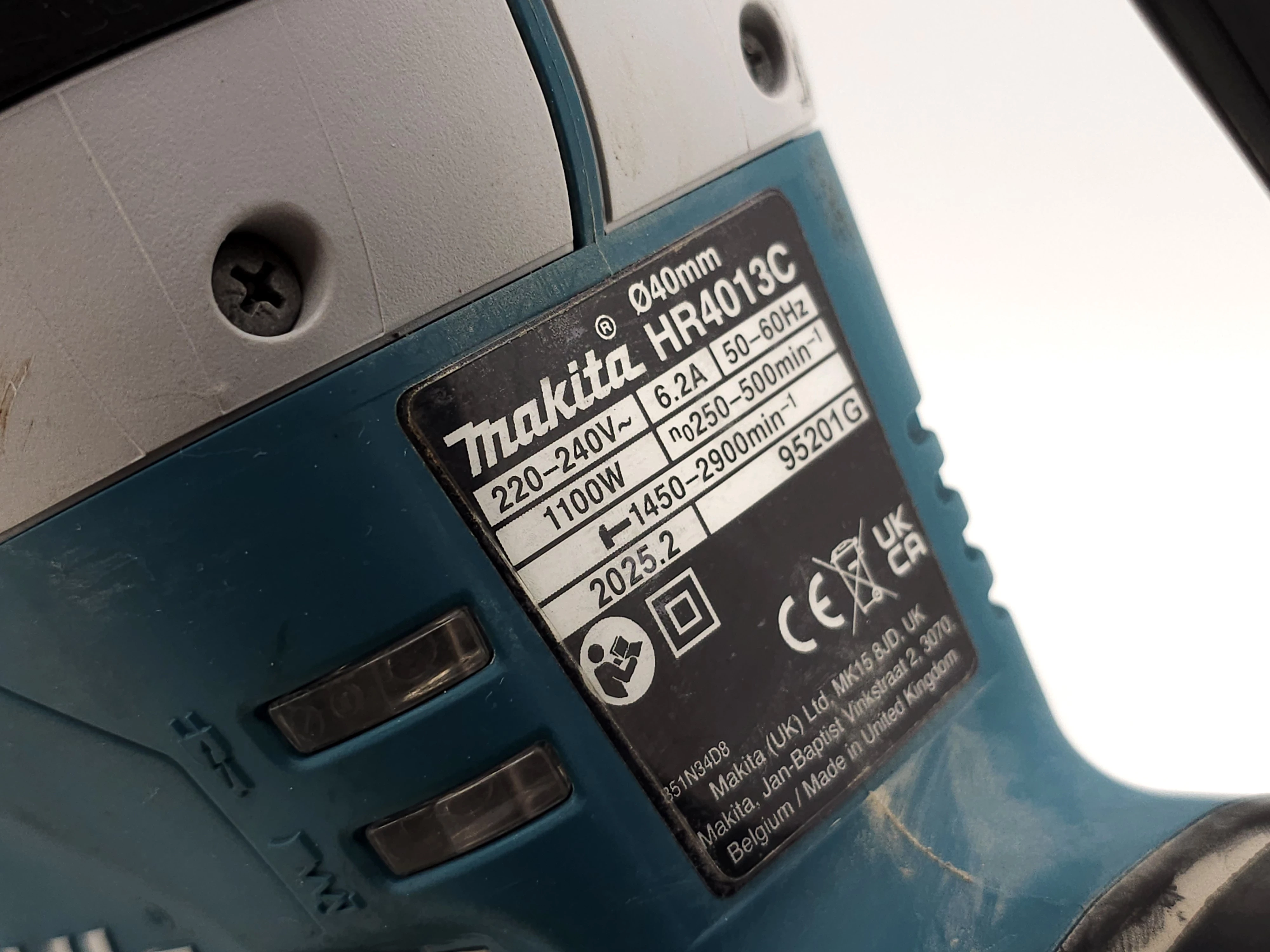 mlot-udarowo-obrotowy-makita-hr-4013c-sds-max-2025r-typ-uchwytu-128474-2