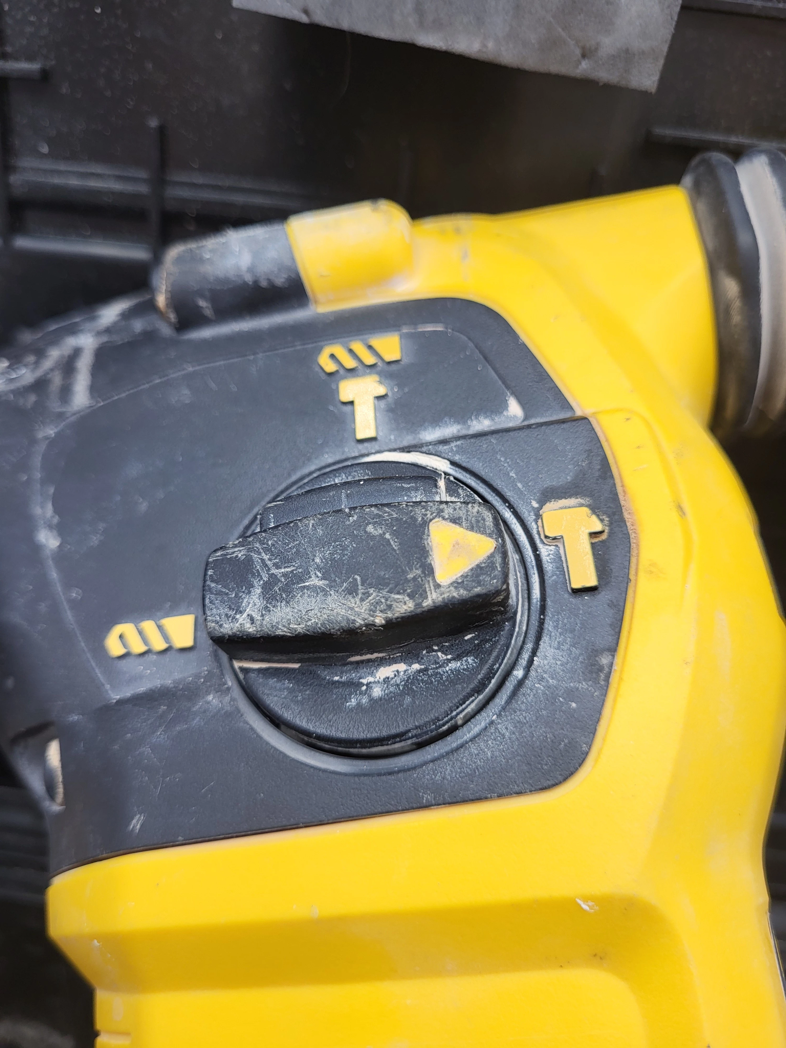 mlotowiertarka-dewalt-d25333-funkcyjnosc-205137-222597