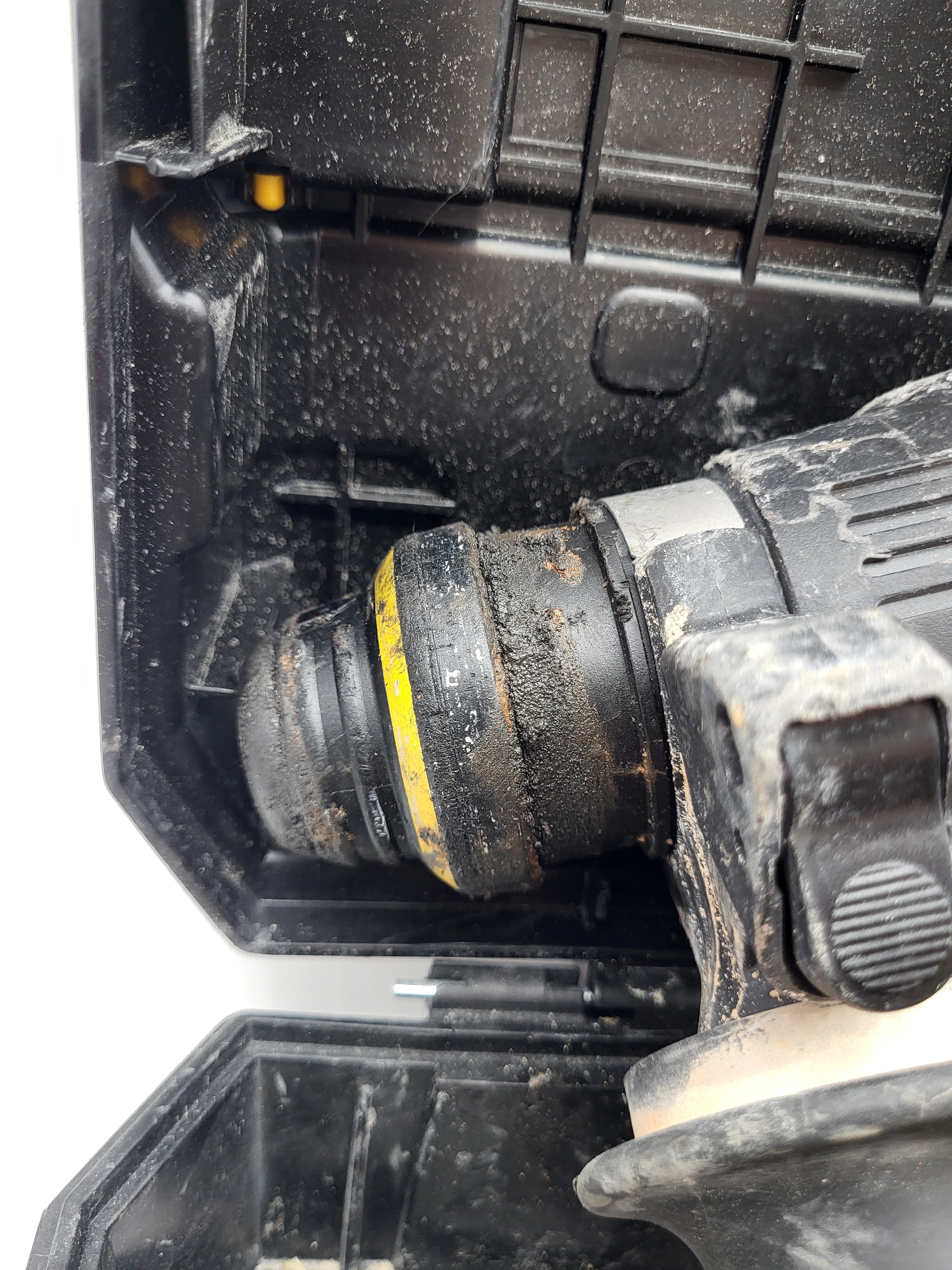 mlotowiertarka-dewalt-d25333-stan-11323-2