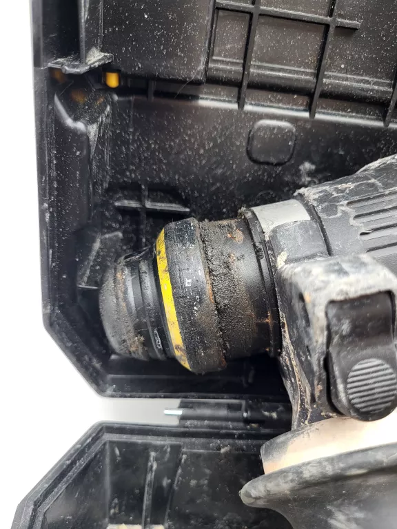 mlotowiertarka-dewalt-d25333-stan-11323-2