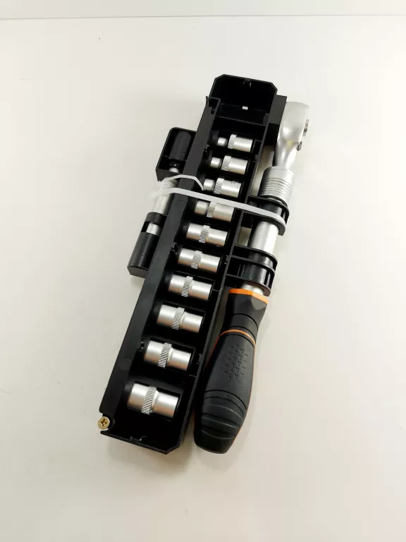 grzechotka-z-kluczami-nasadowymi-werckmann-ean-gtin-8718964038954