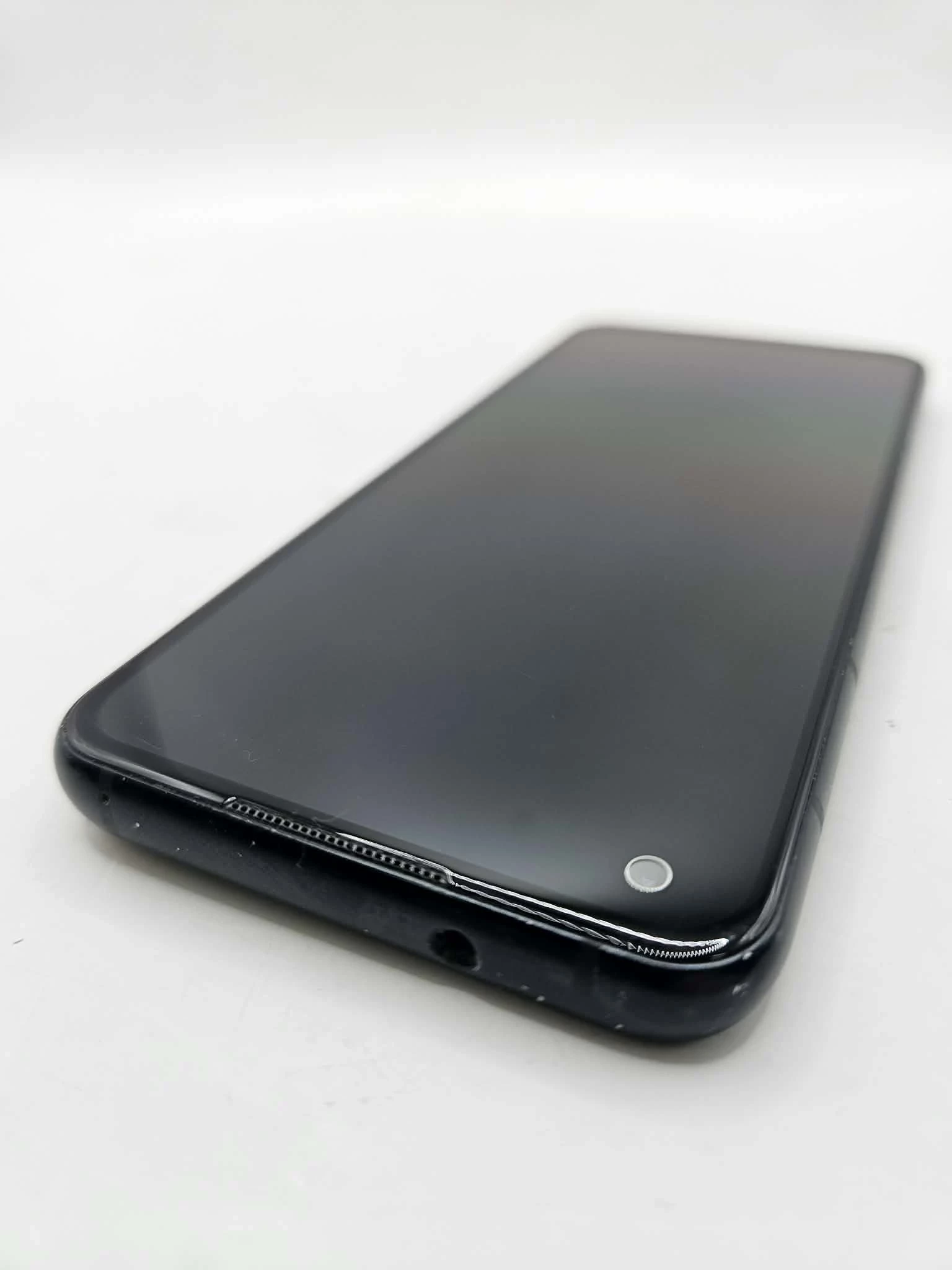 telefon-asus-zenfone-8-16256-gb-sam-wyjechane-wejscie-lad-stan-11323-2