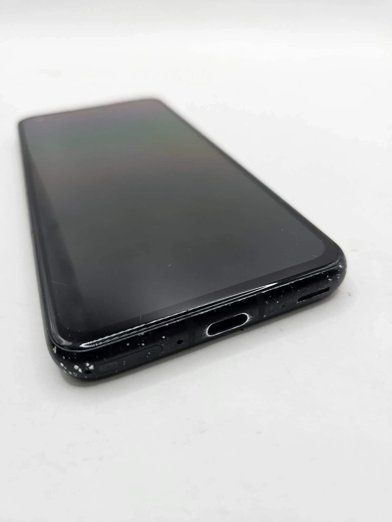 telefon-asus-zenfone-8-16256-gb-sam-wyjechane-wejscie-lad-ean-gtin-4711081137672