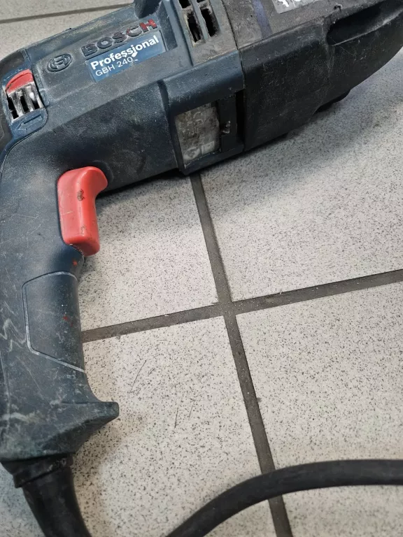 mlotowiertarka-bosch-gbh-240-walizka-typ-uchwytu-128474-1