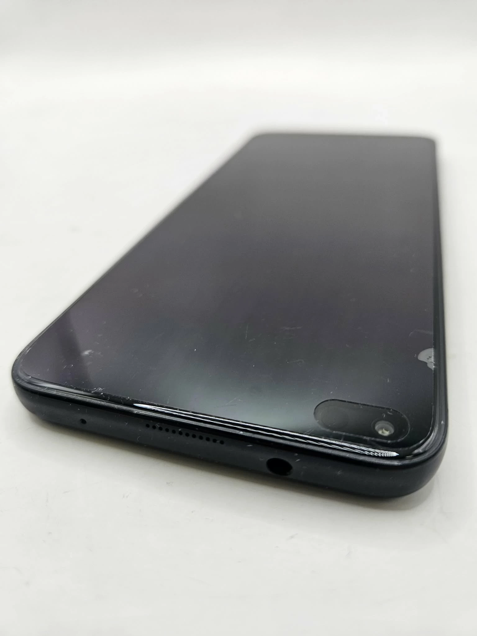 telefon-huawei-nova-8i-6128-gb-sam-zbity-aparat-stan-11323-2