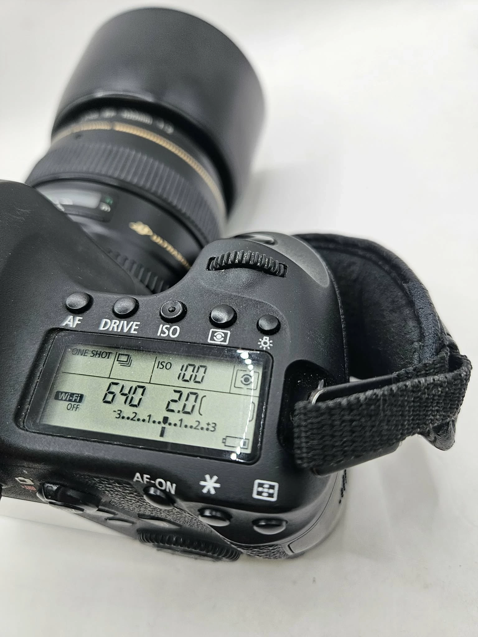 lustrzanka-canon-eos-6d-obiektyw-canon-lens-ef-100mm-12-f2-ultrasonic-model-eos-6d