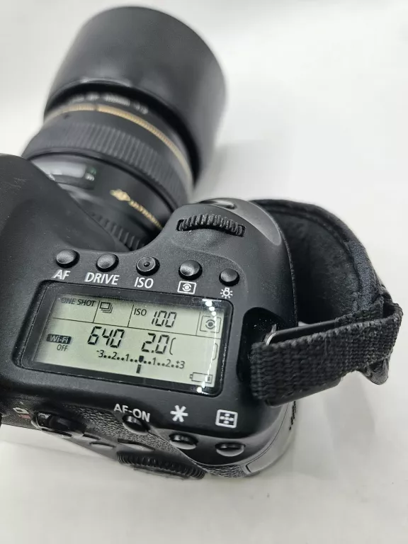 lustrzanka-canon-eos-6d-obiektyw-canon-lens-ef-100mm-12-f2-ultrasonic-model-eos-6d