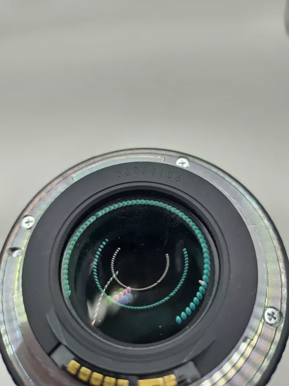 lustrzanka-canon-eos-6d-obiektyw-canon-lens-ef-100mm-12-f2-ultrasonic-przekatna-ekranu-300