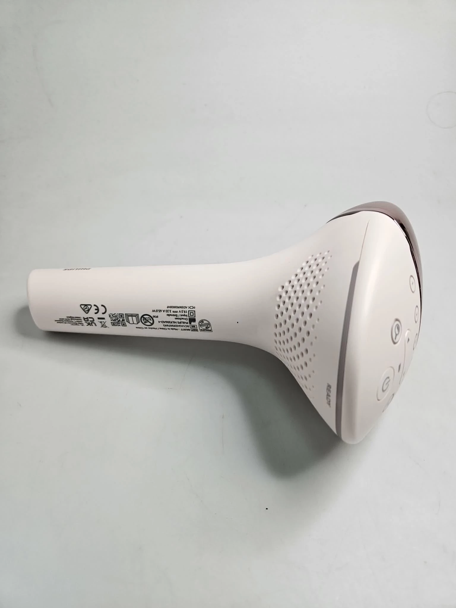 depilator-philips-lumea-9900-bri977-4-nasadki-etui-gwar-stan-idealny-zasilanie-209202-1769410