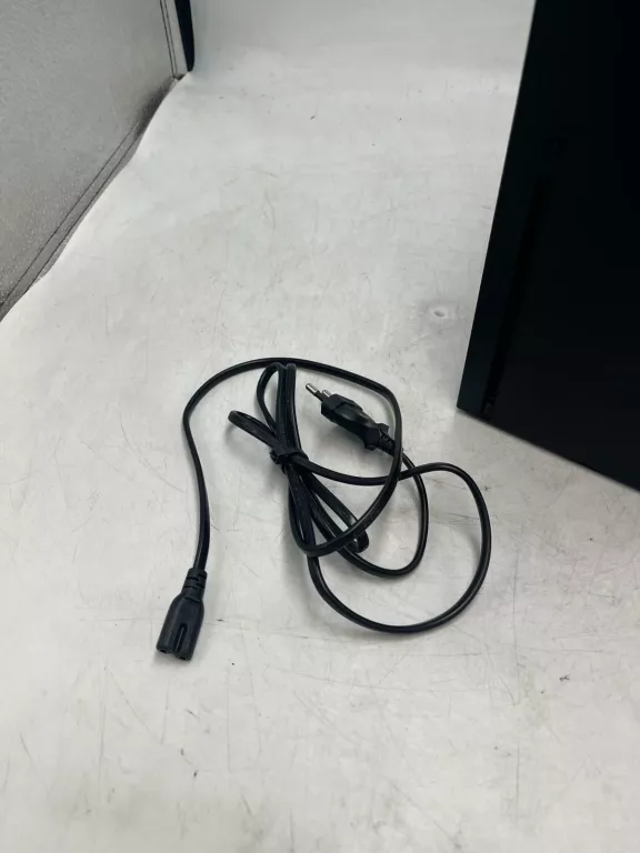 konsola-xbox-series-x-1tb-zasilacz-ean-gtin-196388146451