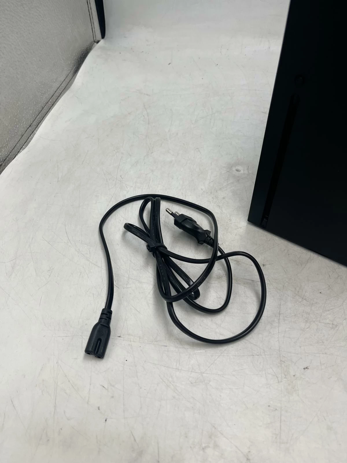 konsola-xbox-series-x-1tb-zasilacz-ean-gtin-196388146451