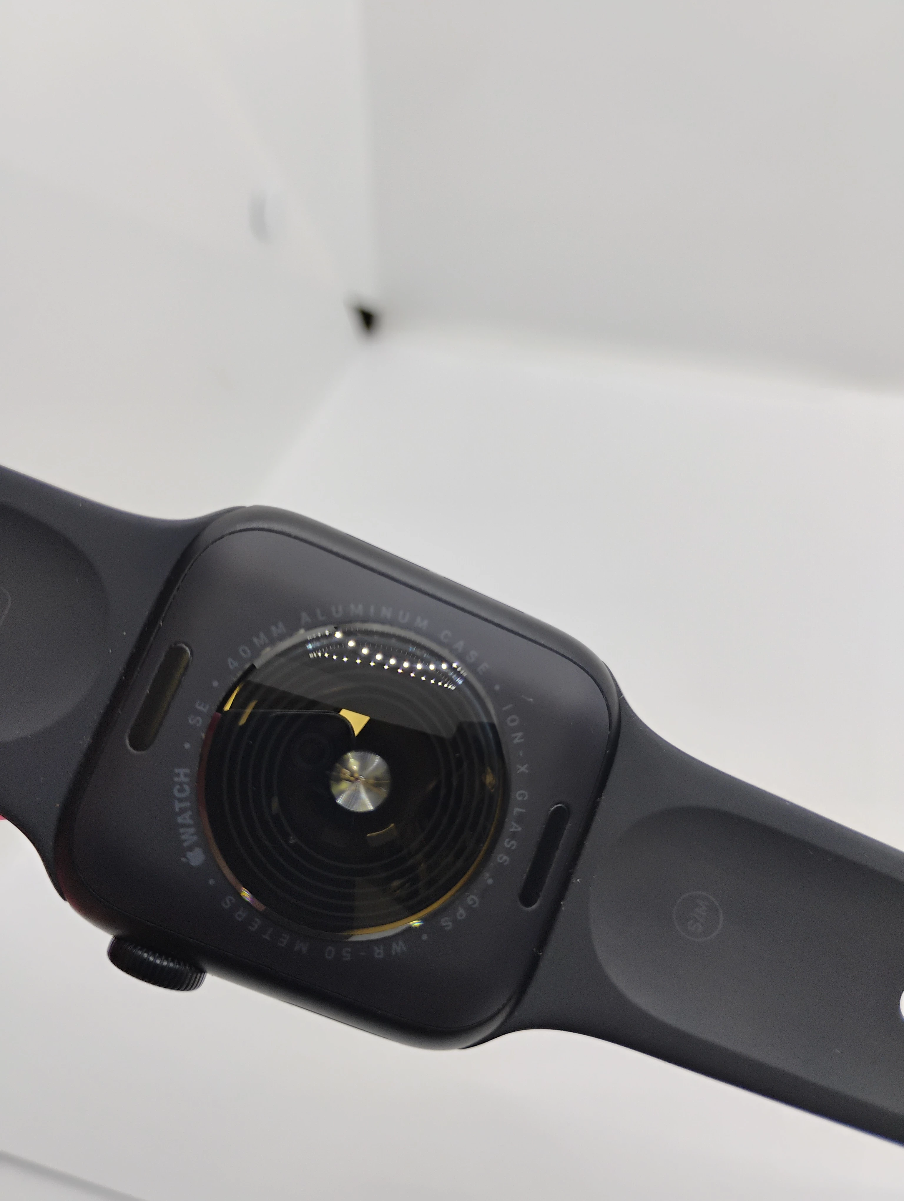 apple-watch-se-2-gen-lad-77-baterii-model-249460-1791927