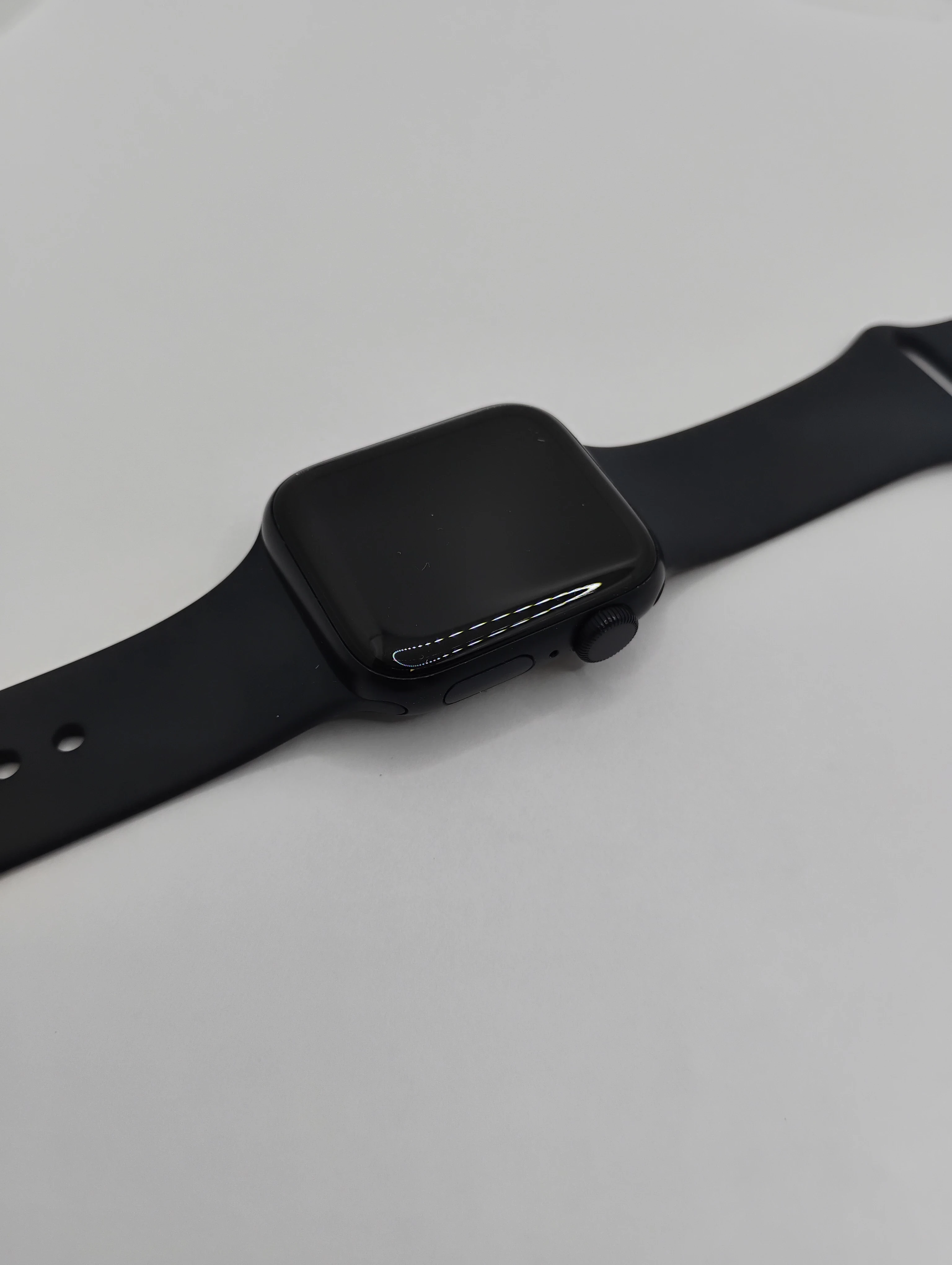 apple-watch-se-2-gen-lad-77-baterii-ean-gtin-195949003523