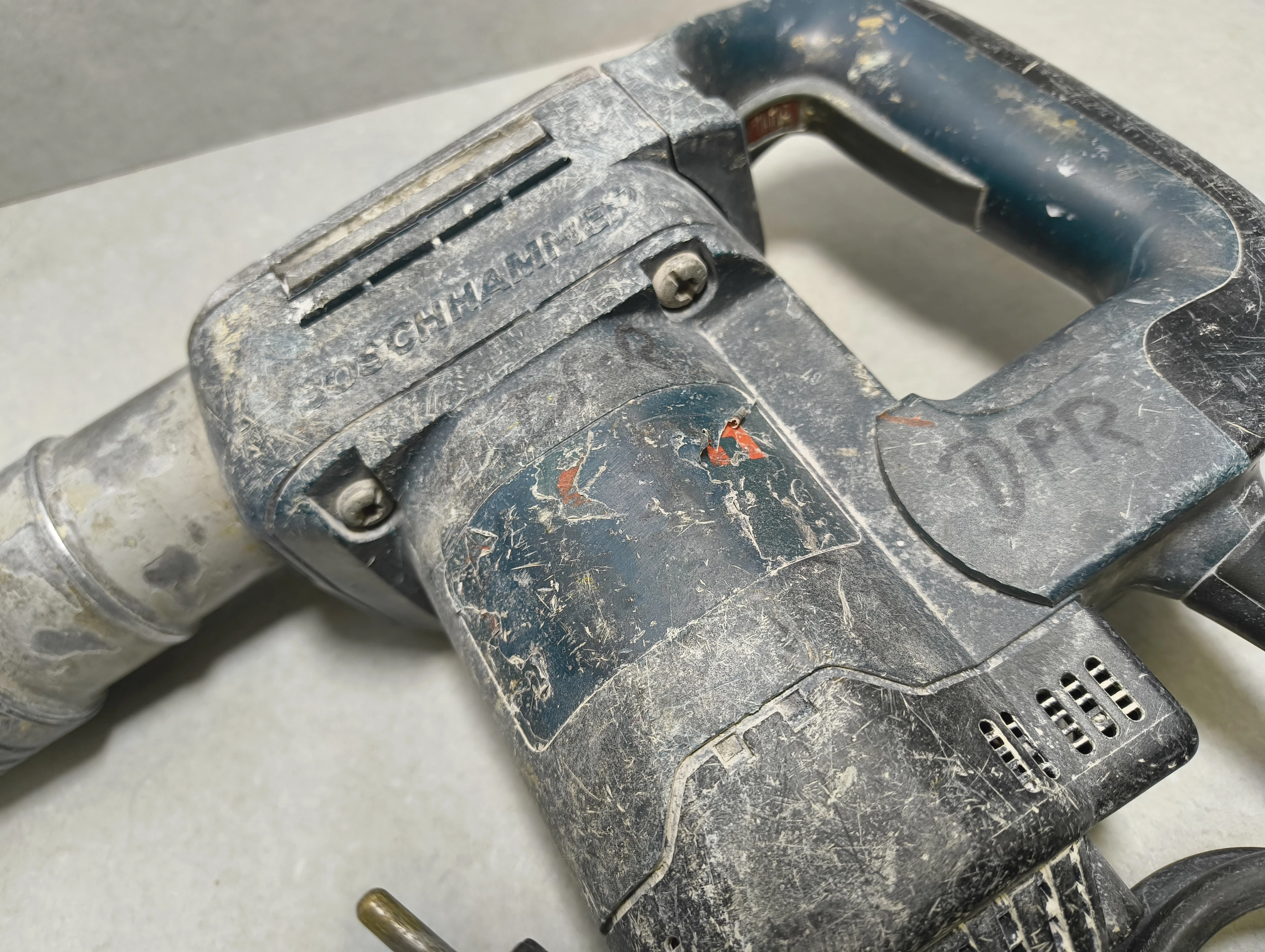 mlot-udarowy-bosch-gsh388-1050w-ean-gtin-3165140256933