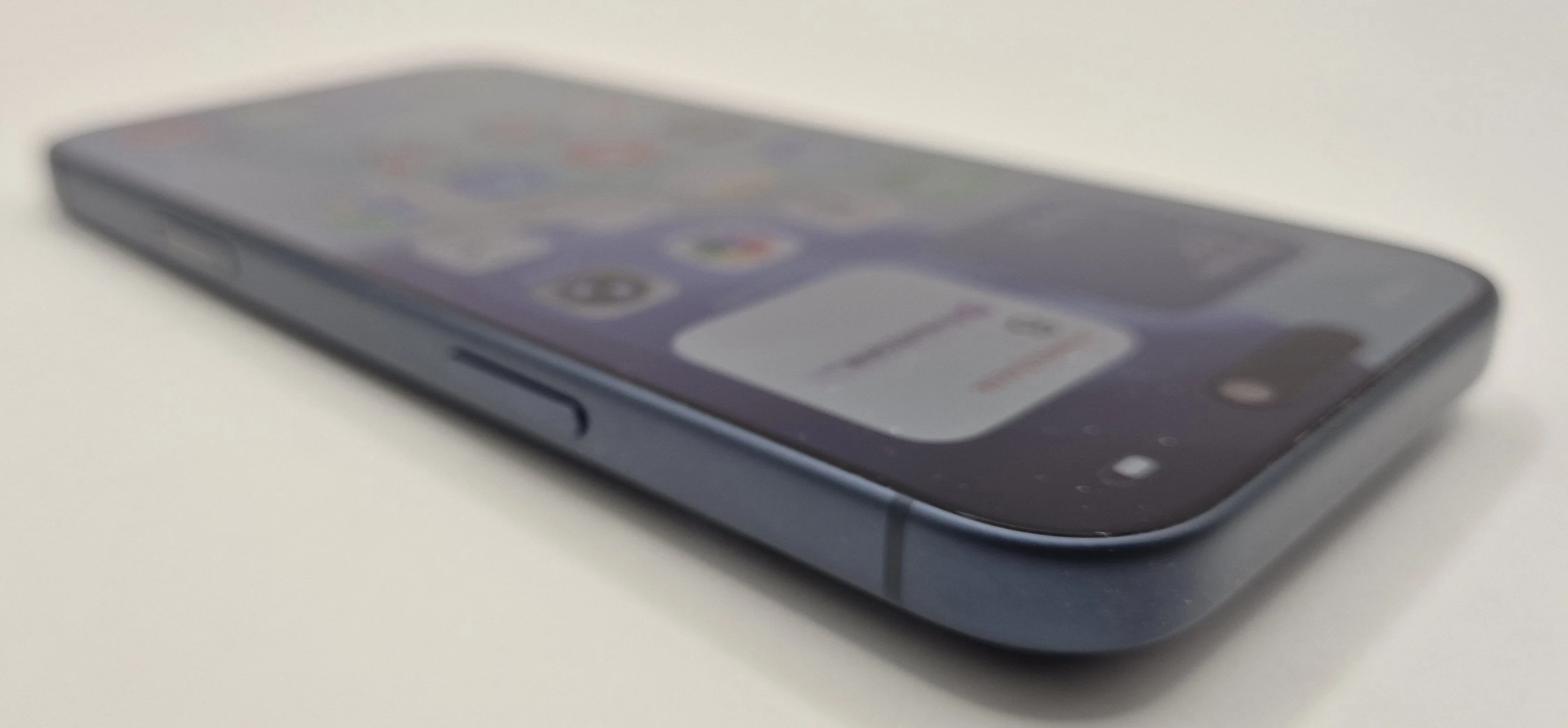 iphone-17-pro-max-256gb-100-zestaw-opis-system-operacyjny-4388-7