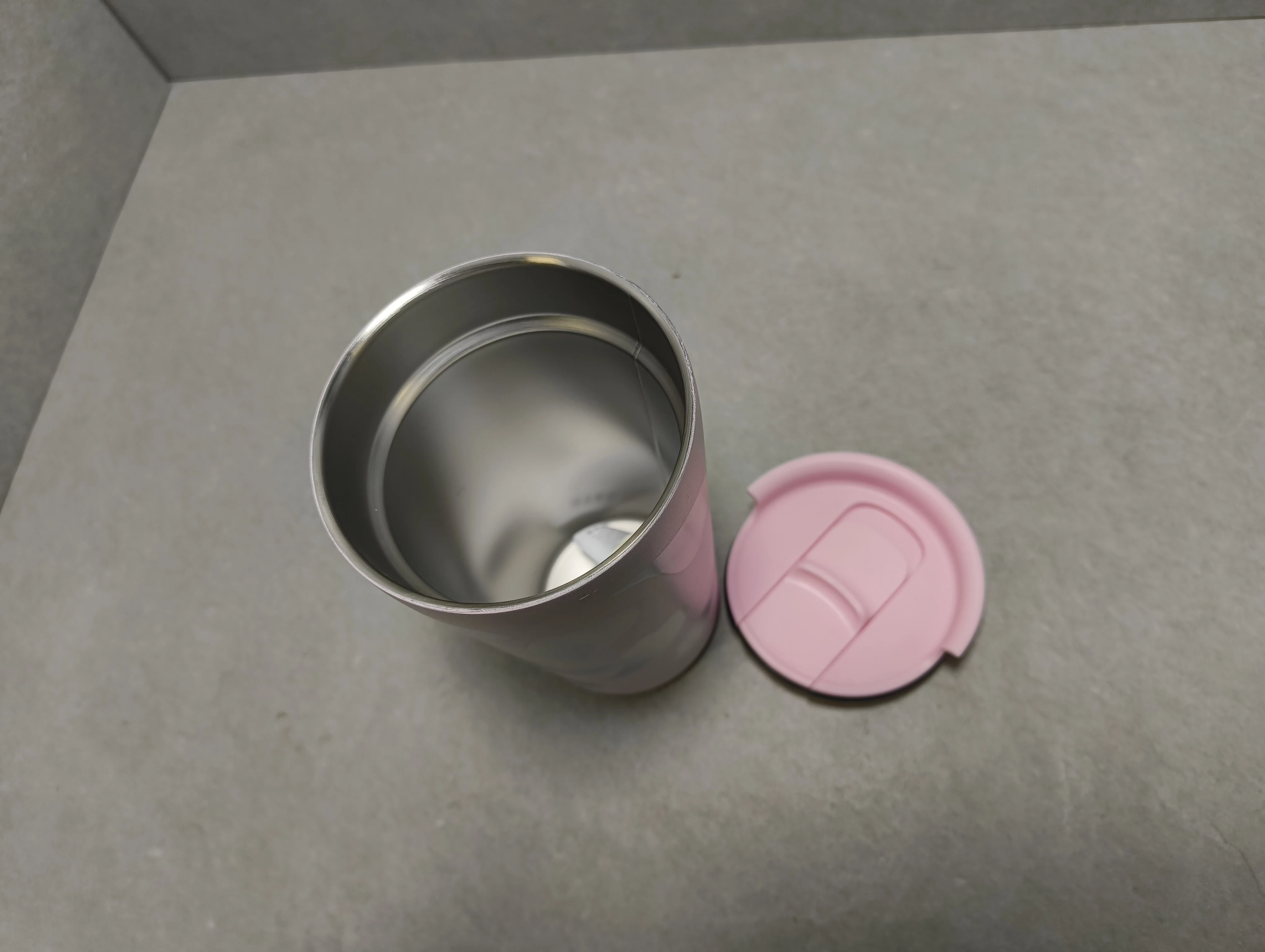 kubek-termiczny-starbucks-rozowy-kod-producenta-sku