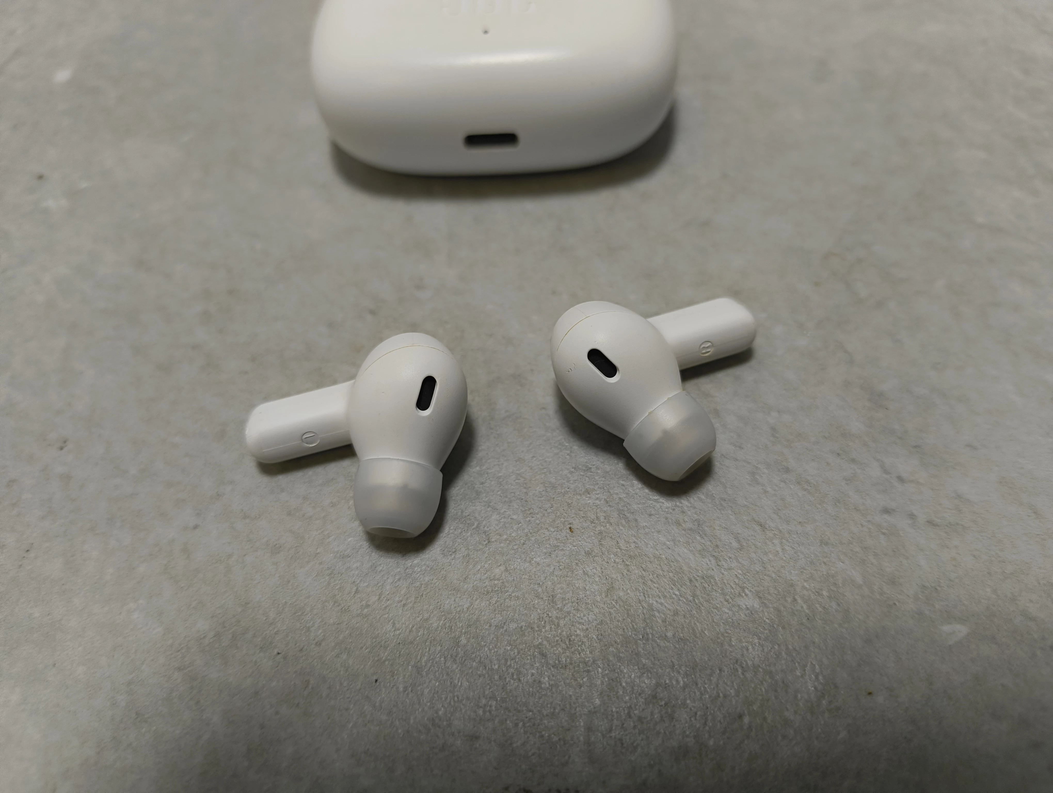 sluchawki-jbl-wave-200-tws-stan-11323-2